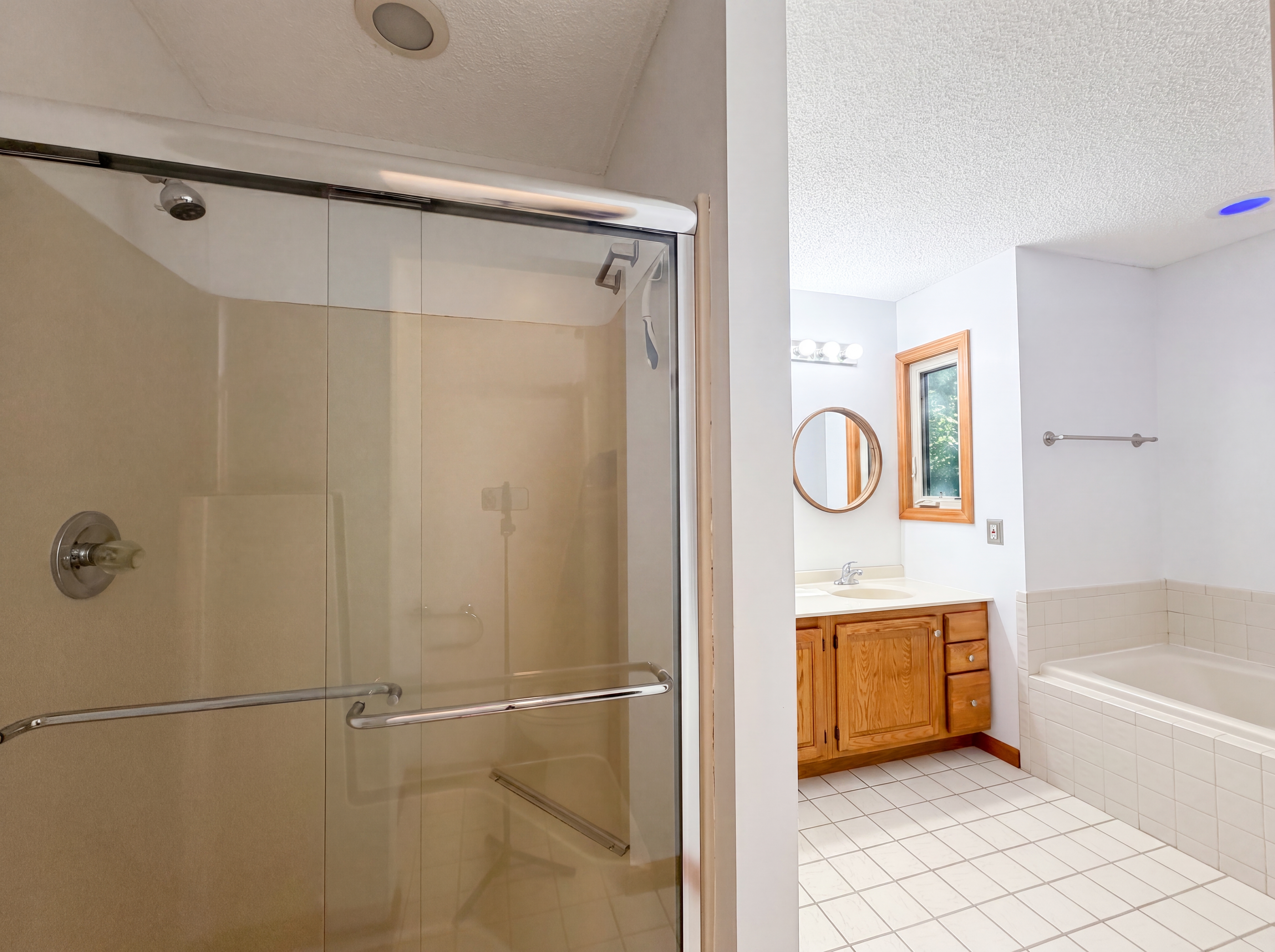 Photo 10 of 23 of 2129 Greenpine Dr, Cincinnati, OH