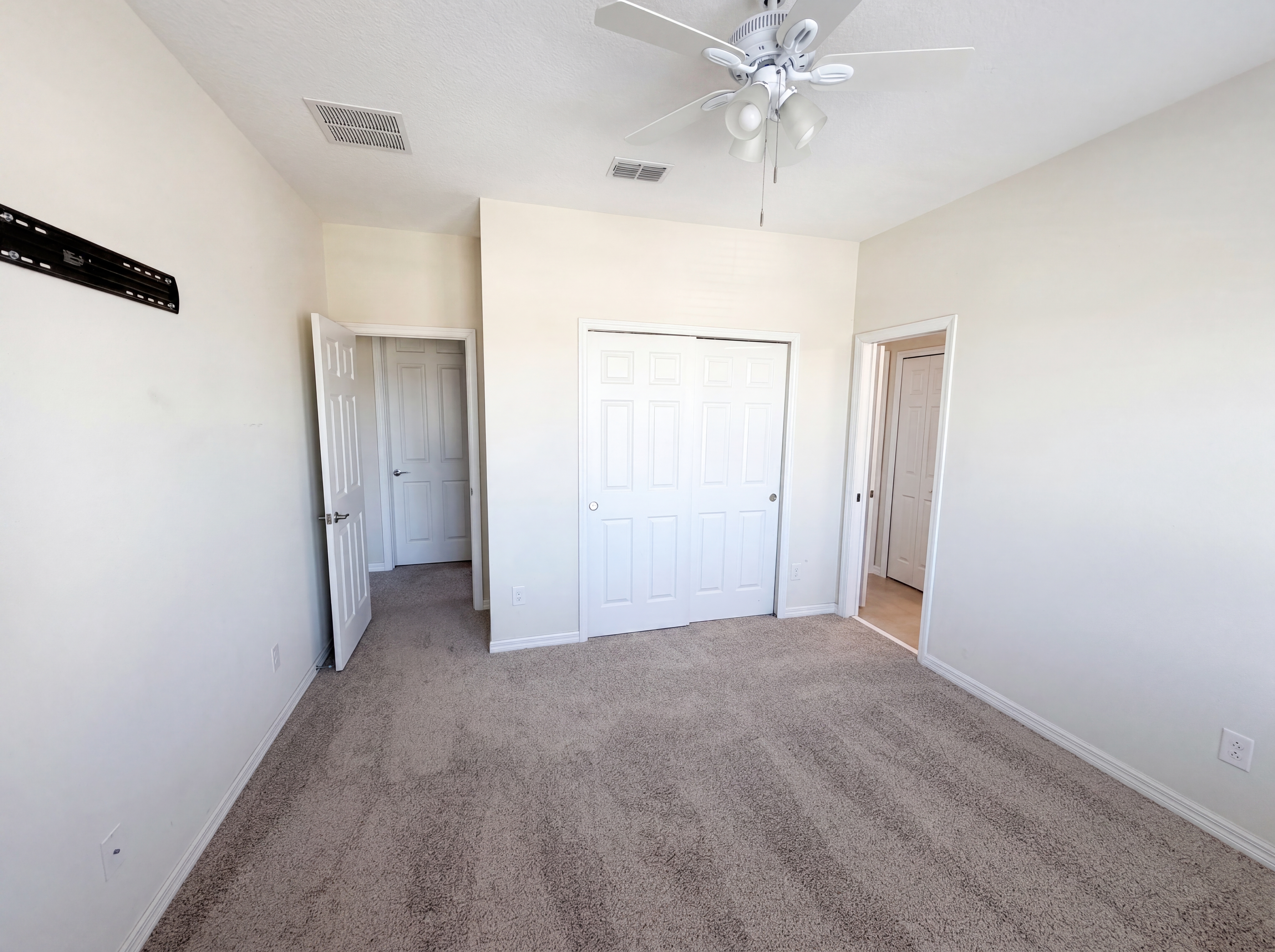 Photo 17 of 37 of 1811 Henley St, Saint Cloud, FL