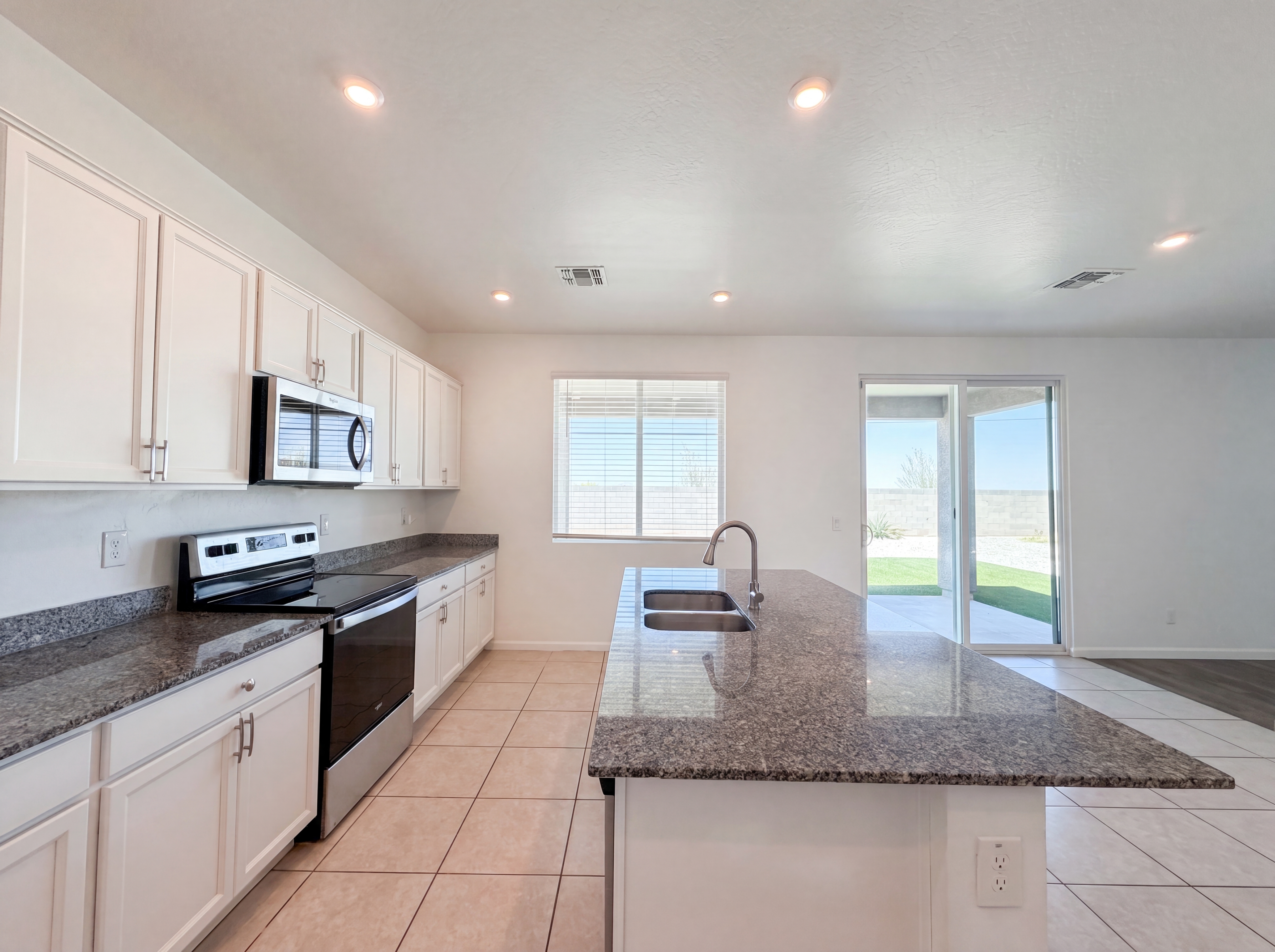 Photo 8 of 24 of 2040 E Piedmont Pl, Casa Grande, AZ