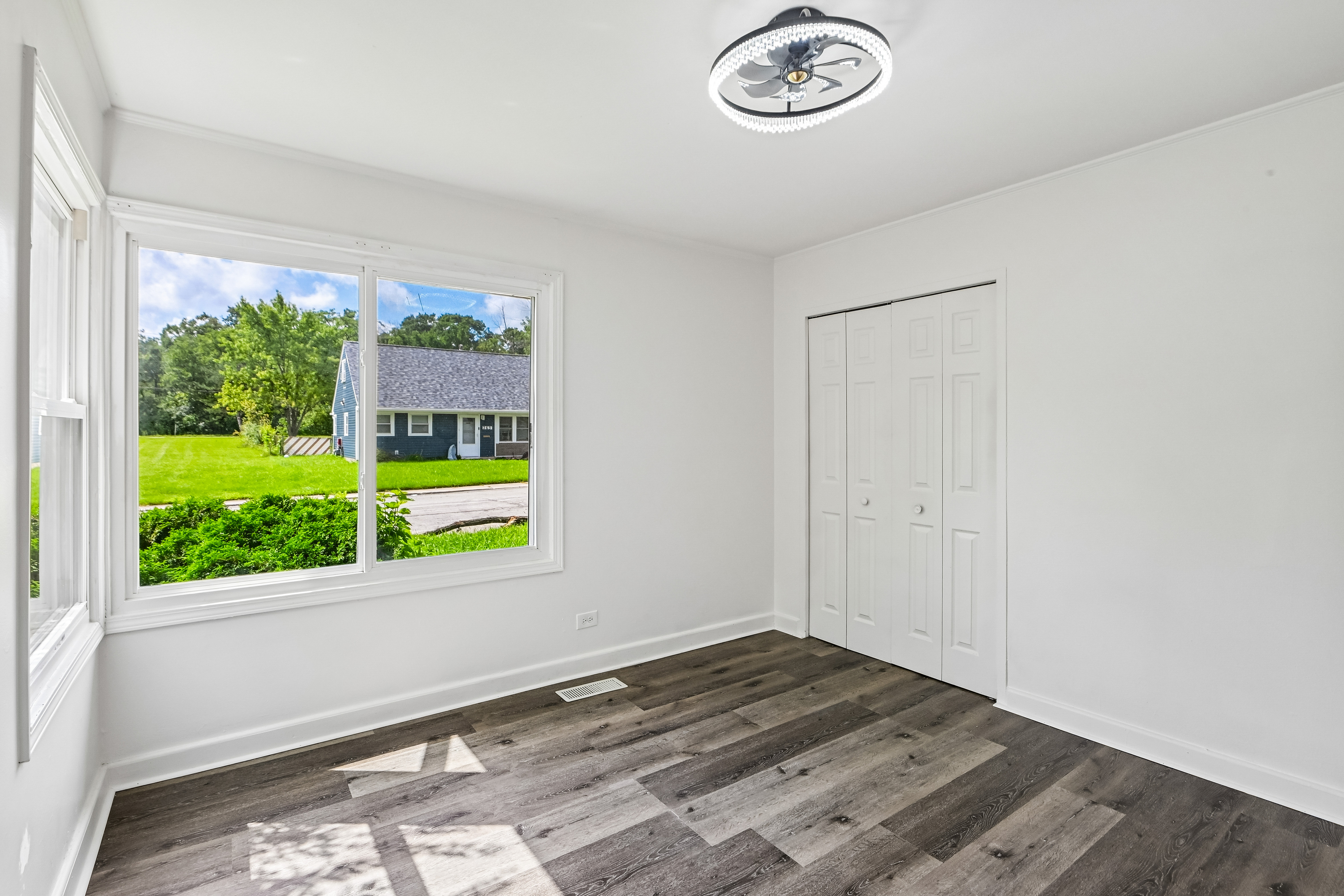 Photo 5 of 29 of 264 Arcadia St, Park Forest, IL