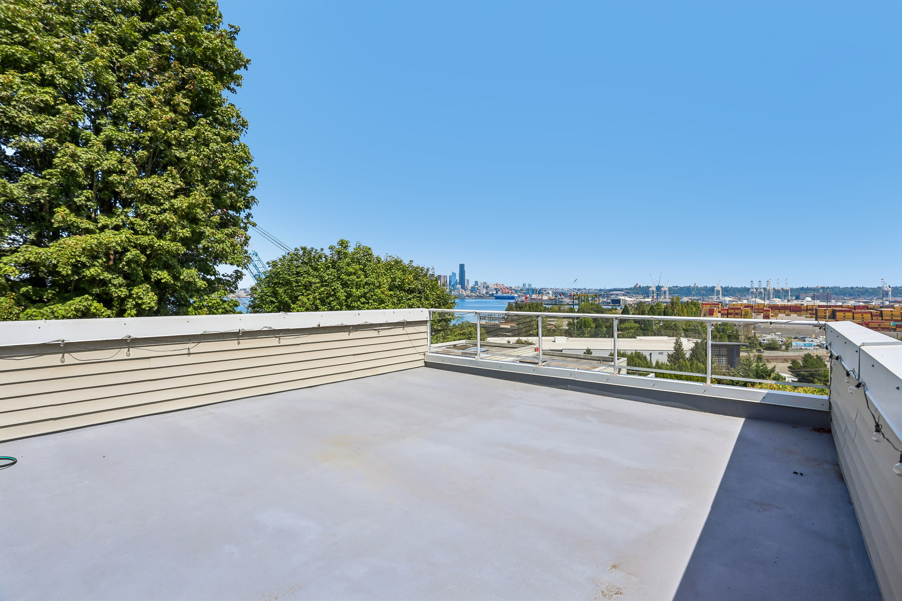 Photo 3 of 38 of 2325 Harbor Ave SW, Seattle, WA