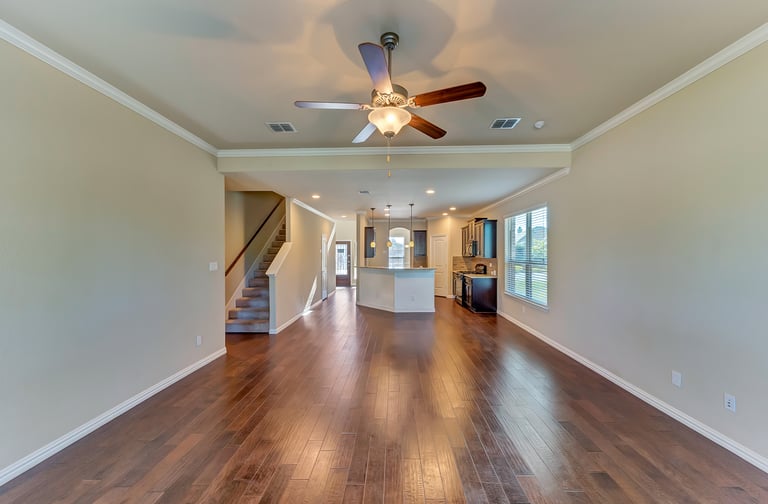 Photo 3 of 27 - 632 Swift Current Dr, Crowley, TX 76036