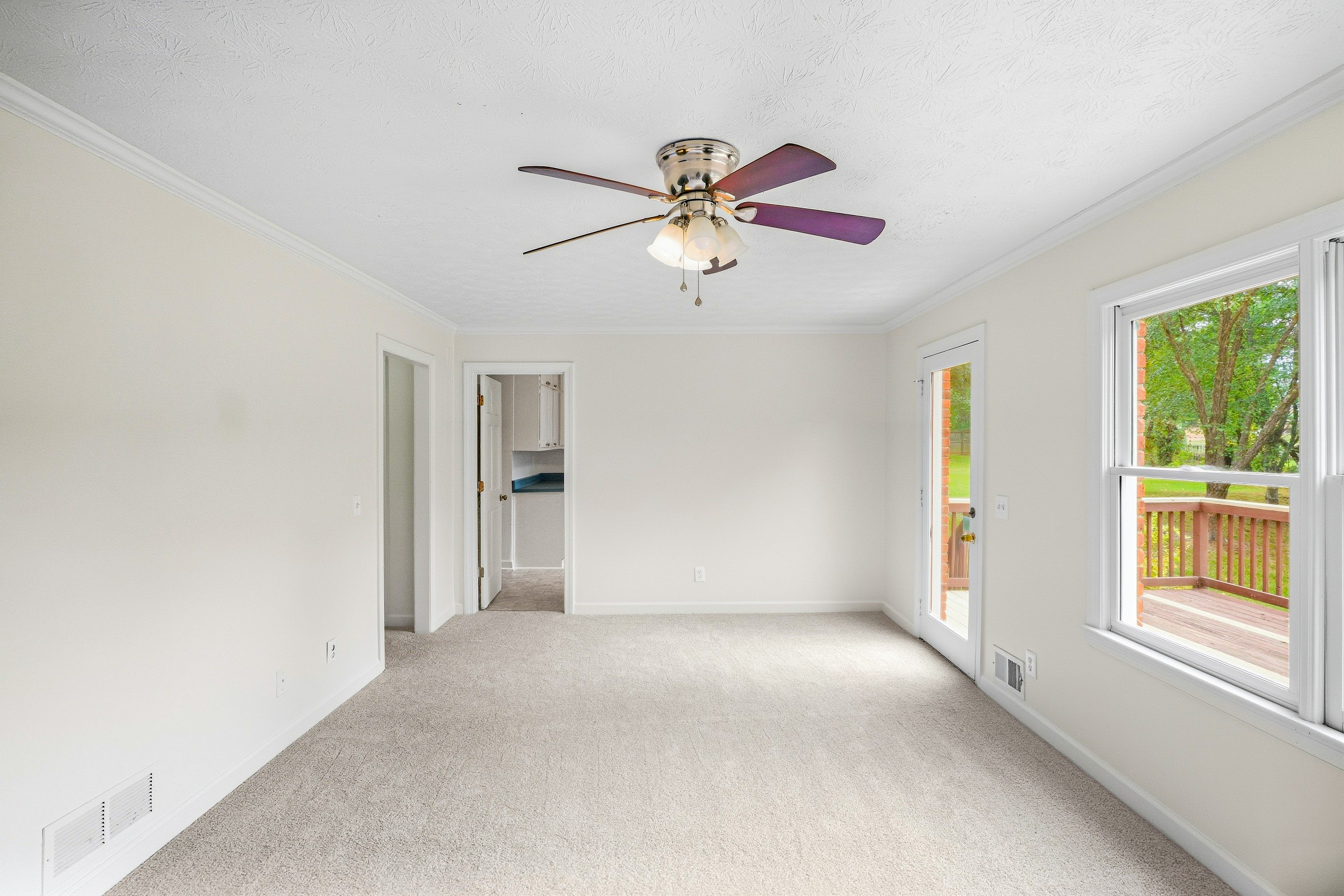 Photo 14 of 50 of 1502 Shoal Creek Dr SW, Conyers, GA