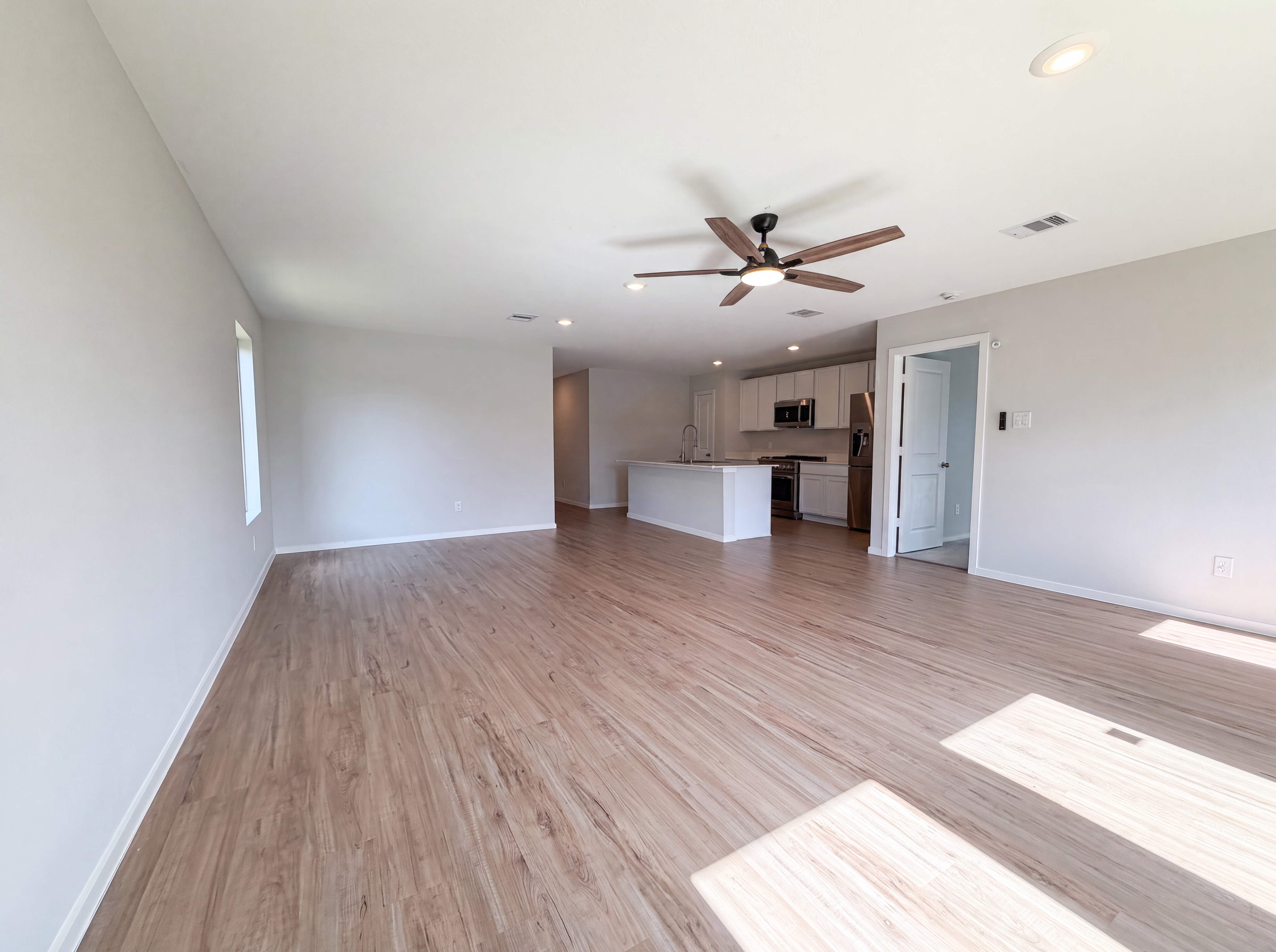 Photo 3 of 17 of 5118 Sunvalley Bend Dr, Katy, TX