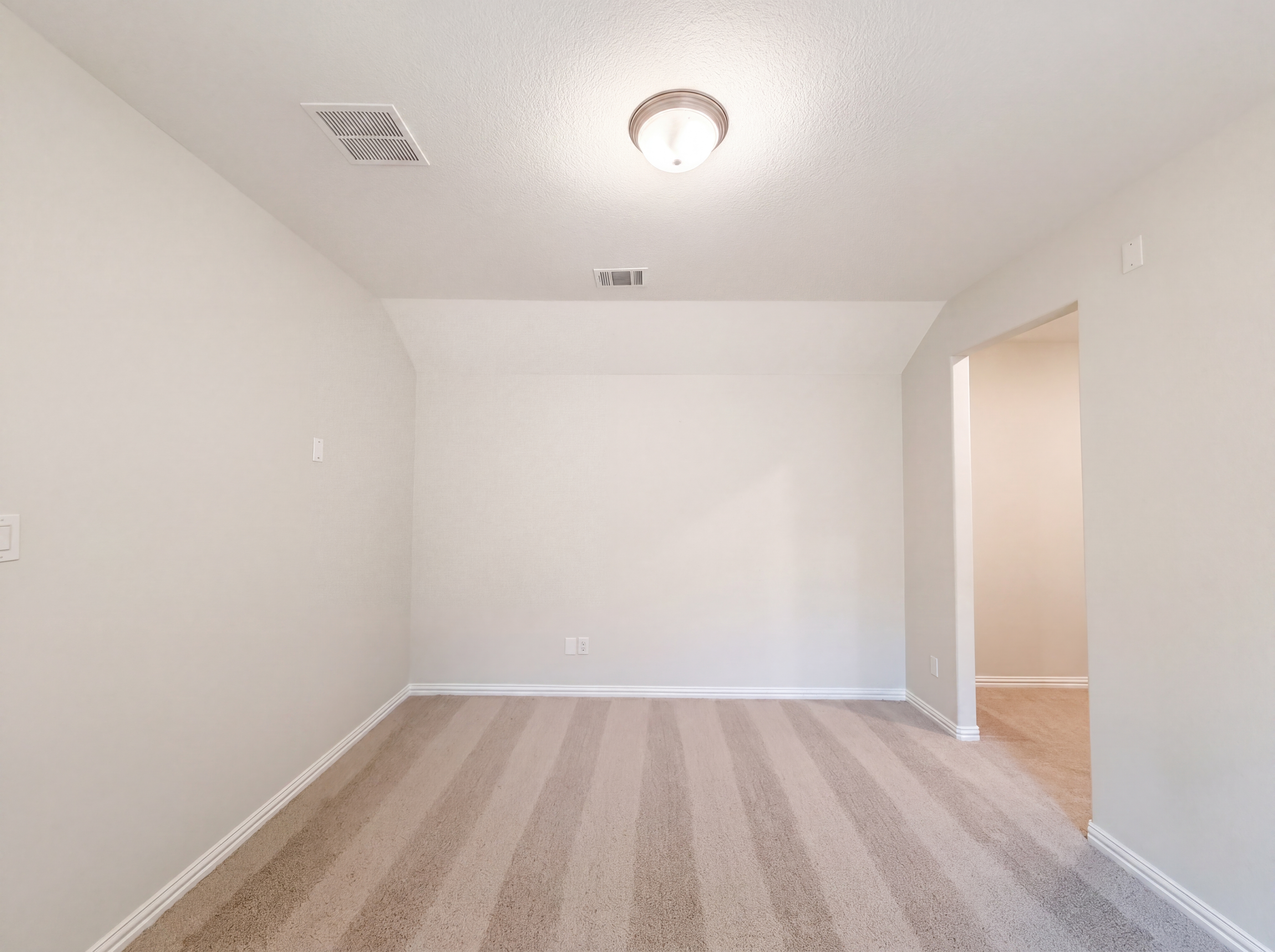 Photo 11 of 21 of 6705 Farsight Dr, Fort Worth, TX