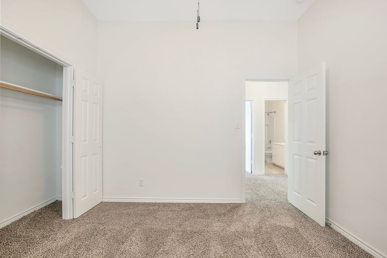 Photo 22 of 27 - 1104 Hidden Lake Dr, Burleson, TX 76028