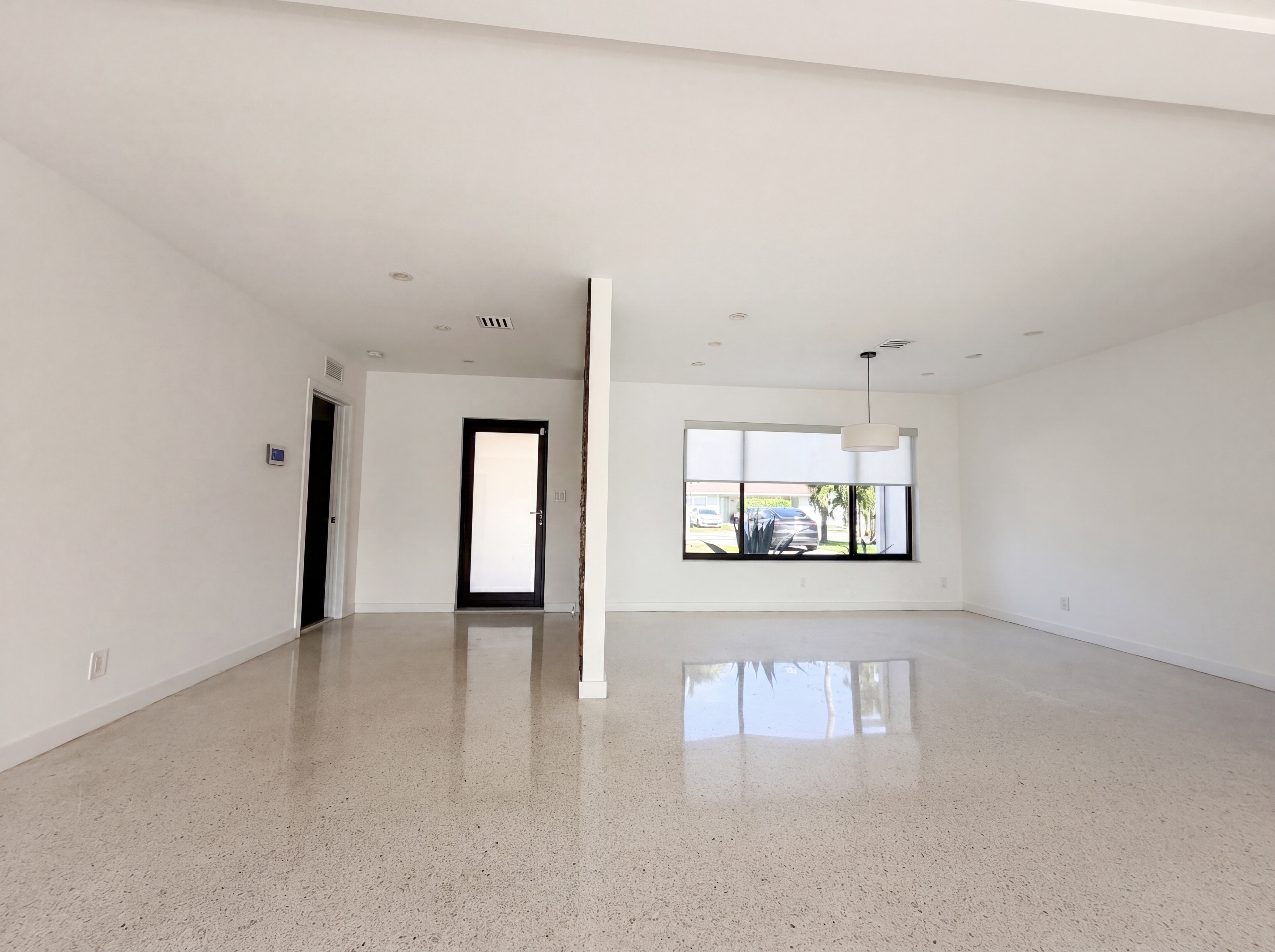 Photo 8 of 17 of 1717 NE 20th Ave, Fort Lauderdale, FL