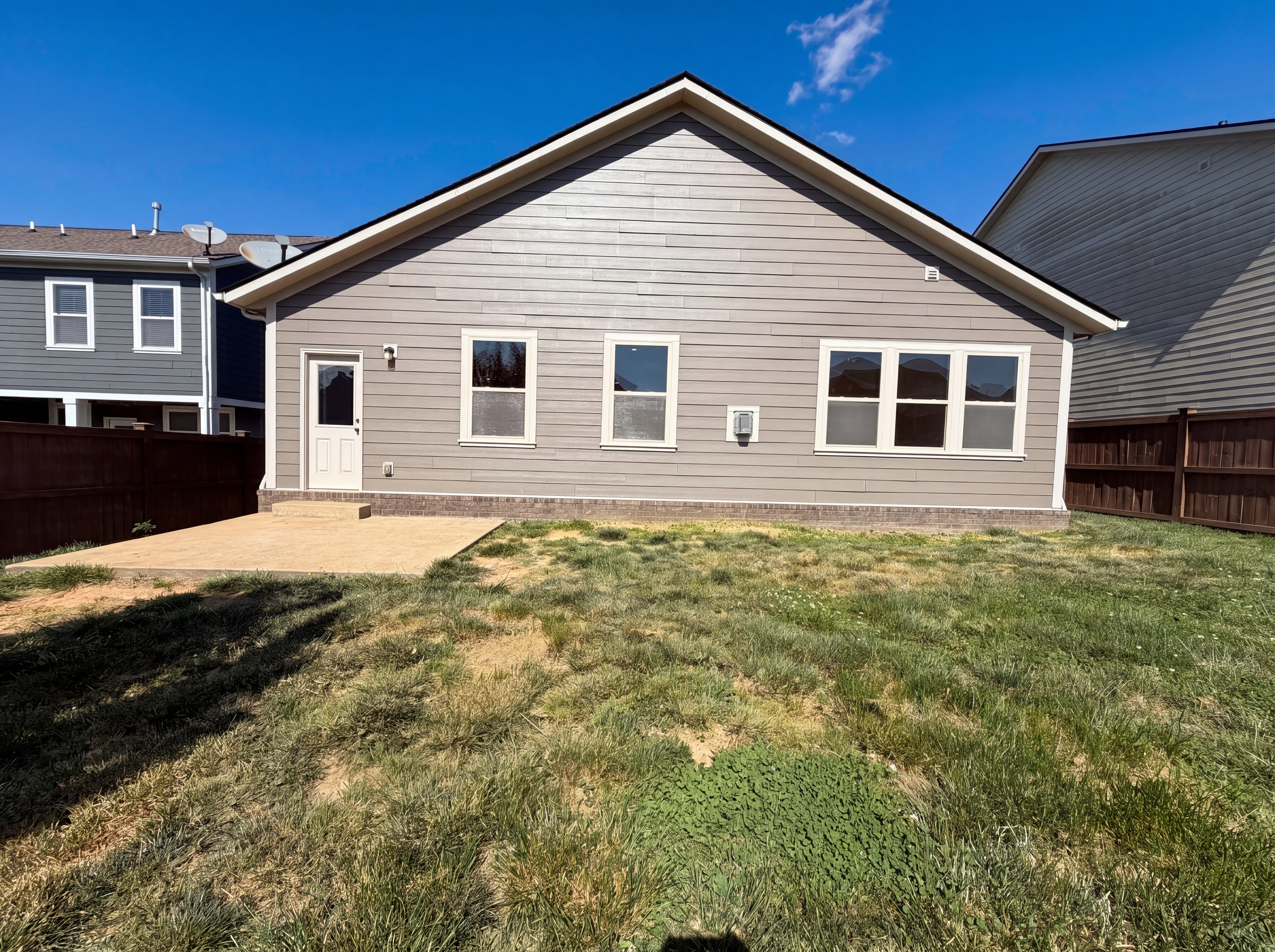 Photo 5 of 31 of 3372 Vinemont Dr, Thompsons Station, TN