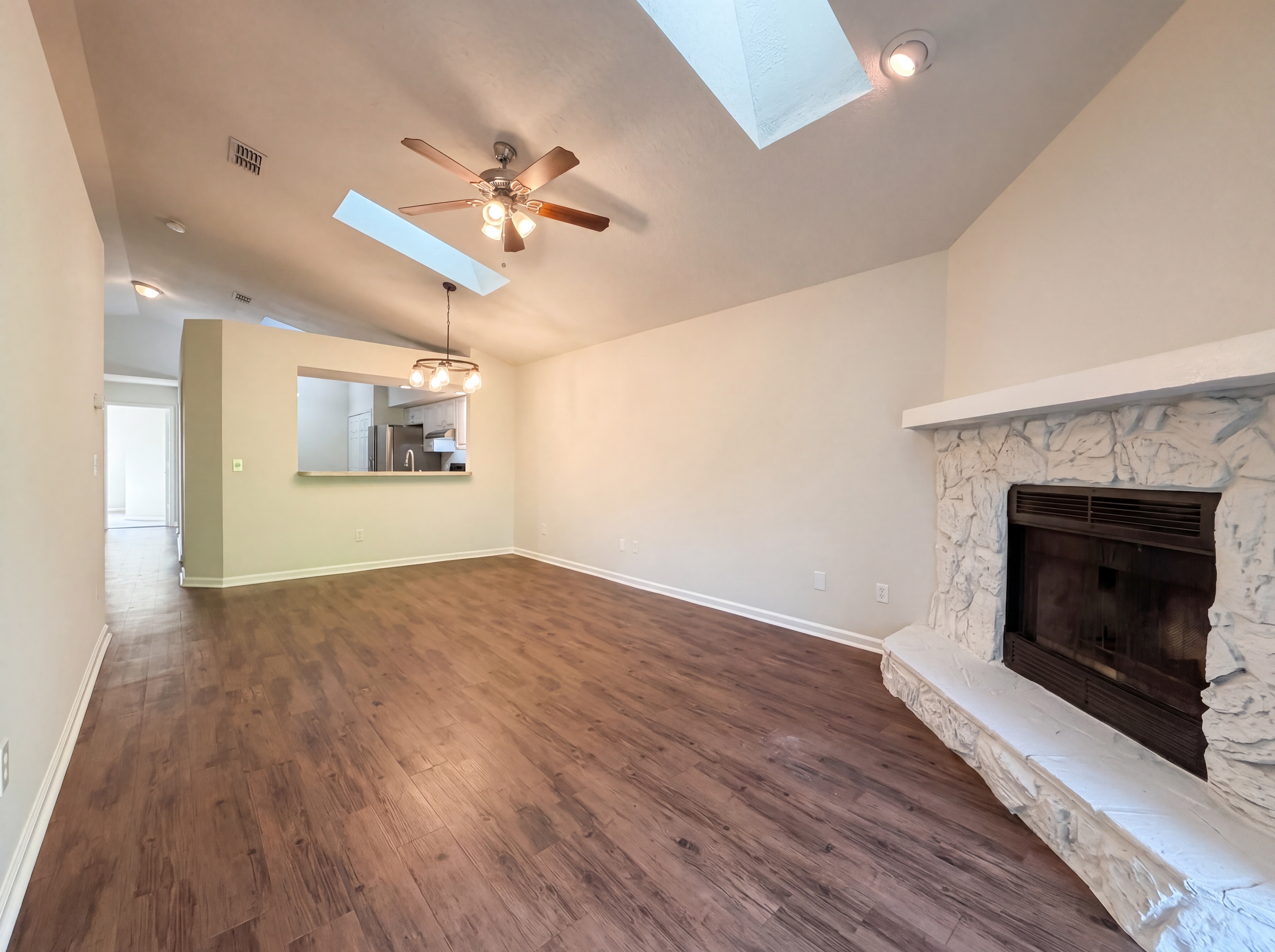 Photo 20 of 23 of 2512 Townsquare Dr, Jacksonville, FL