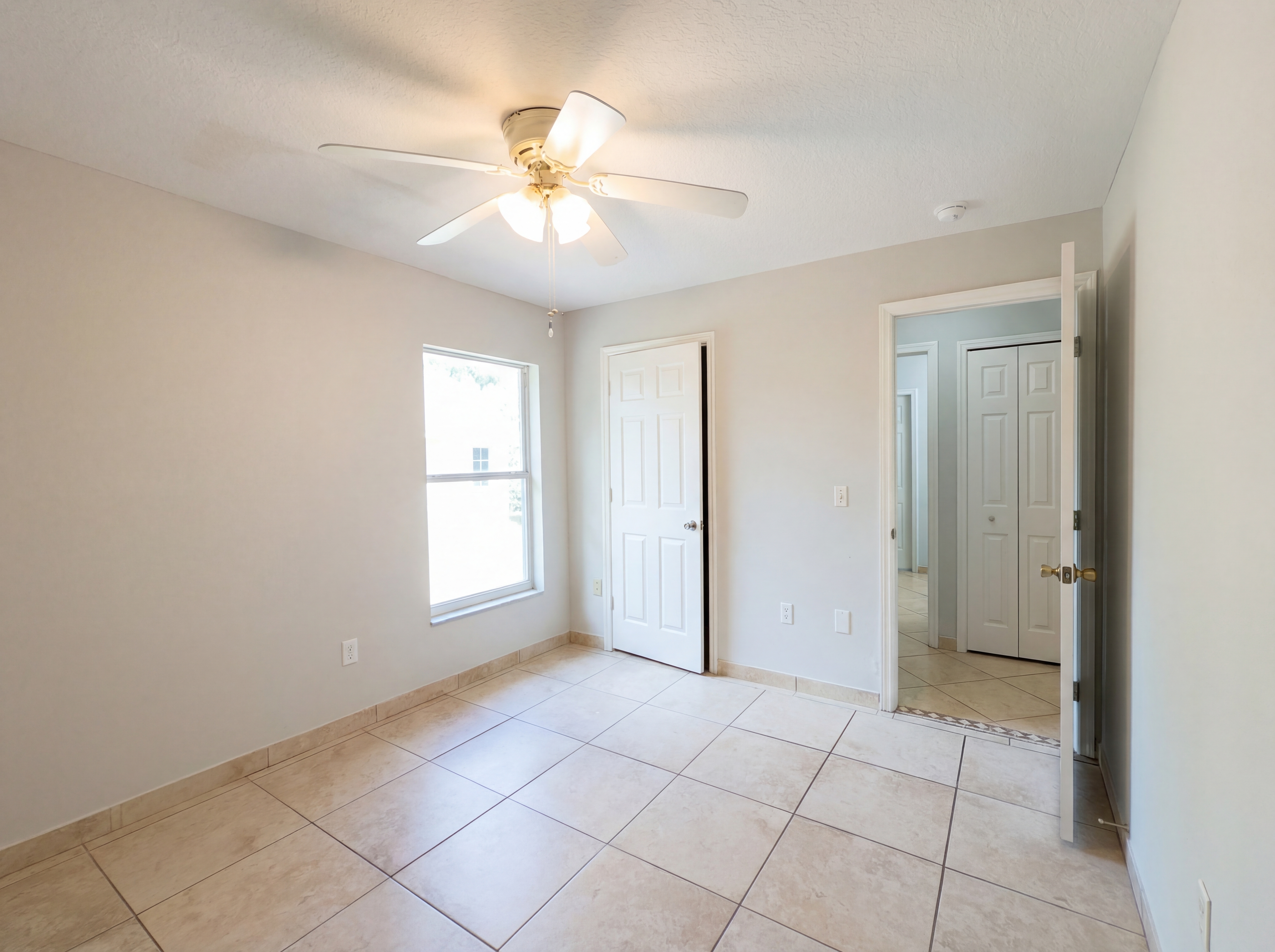 Photo 12 of 20 of 1301 Star Ct, Deltona, FL
