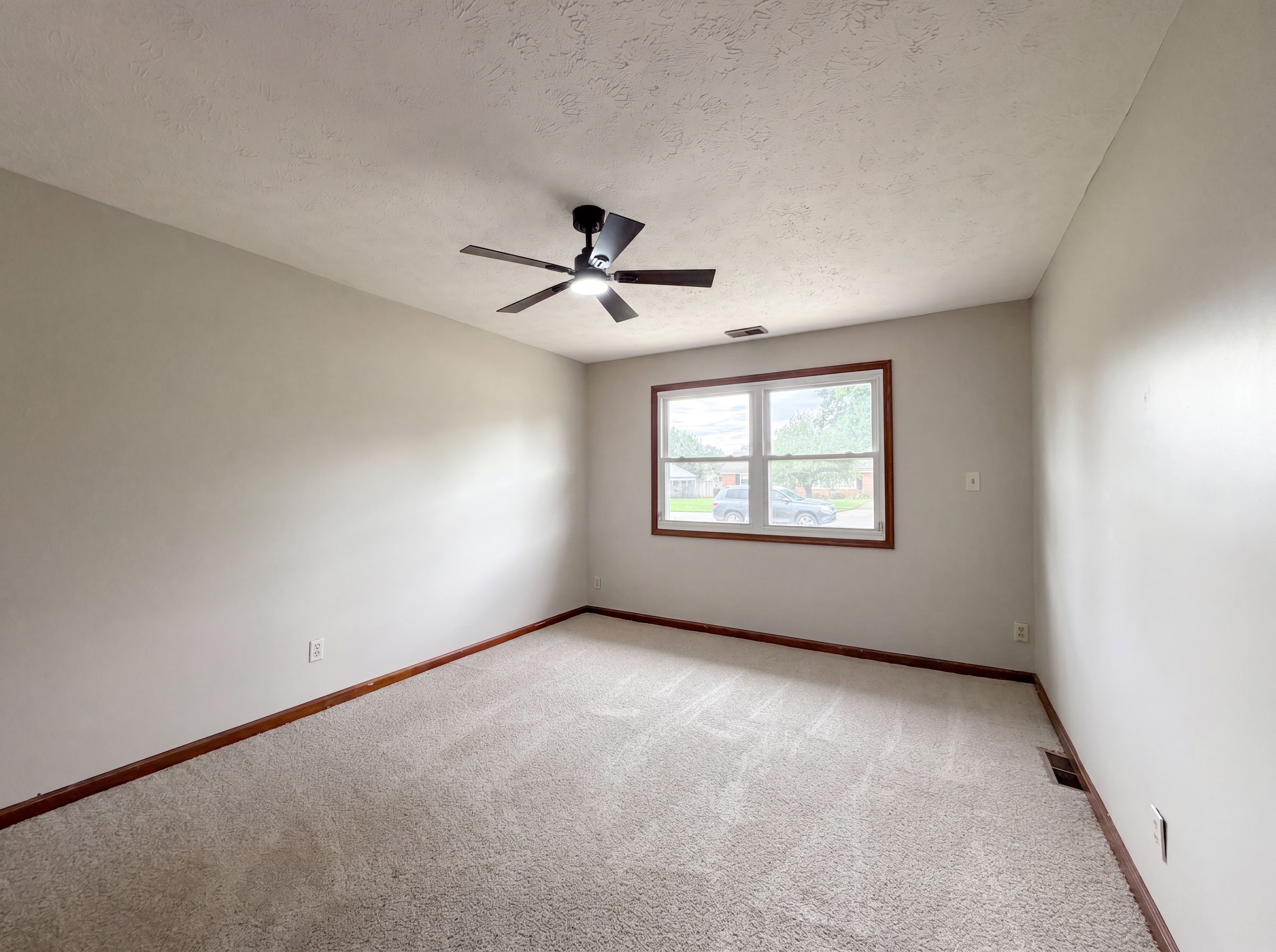 Photo 4 of 21 of 836 Walter Ave, Fairfield, OH
