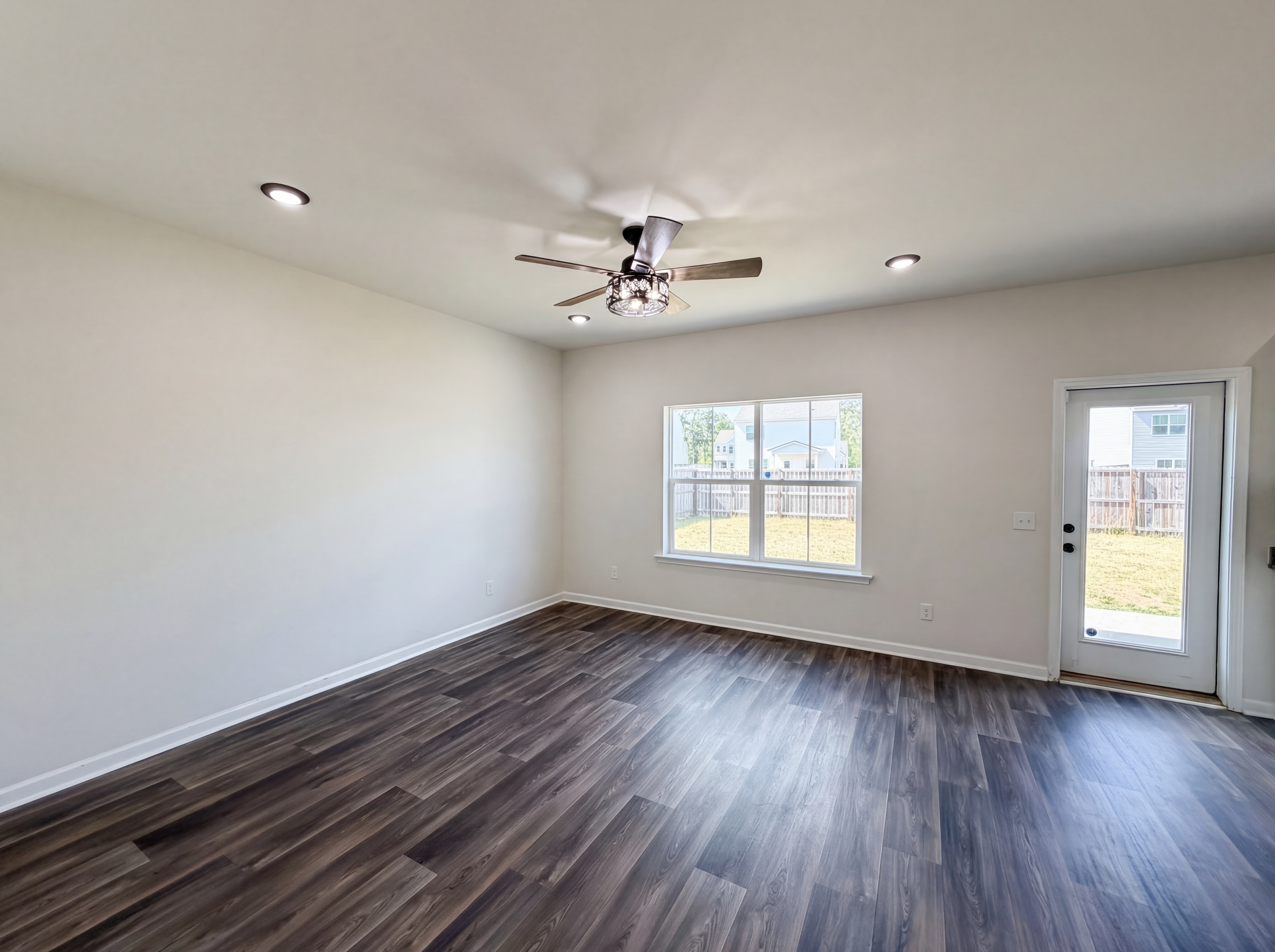 Photo 3 of 19 of 152 Pine Crest View Dr, Summerville, SC