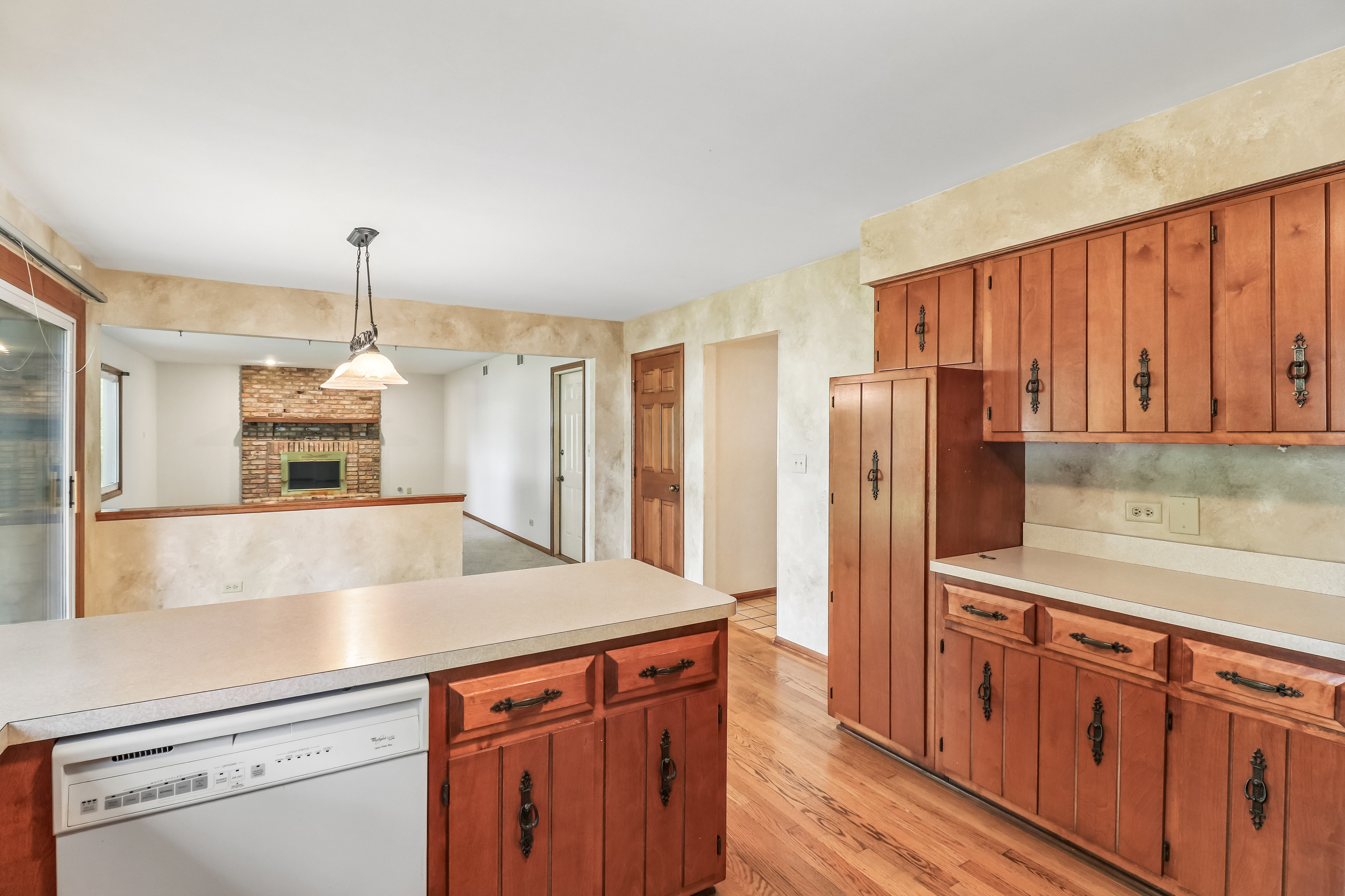 Photo 17 of 41 of 733 Buttonwood Cir, Naperville, IL