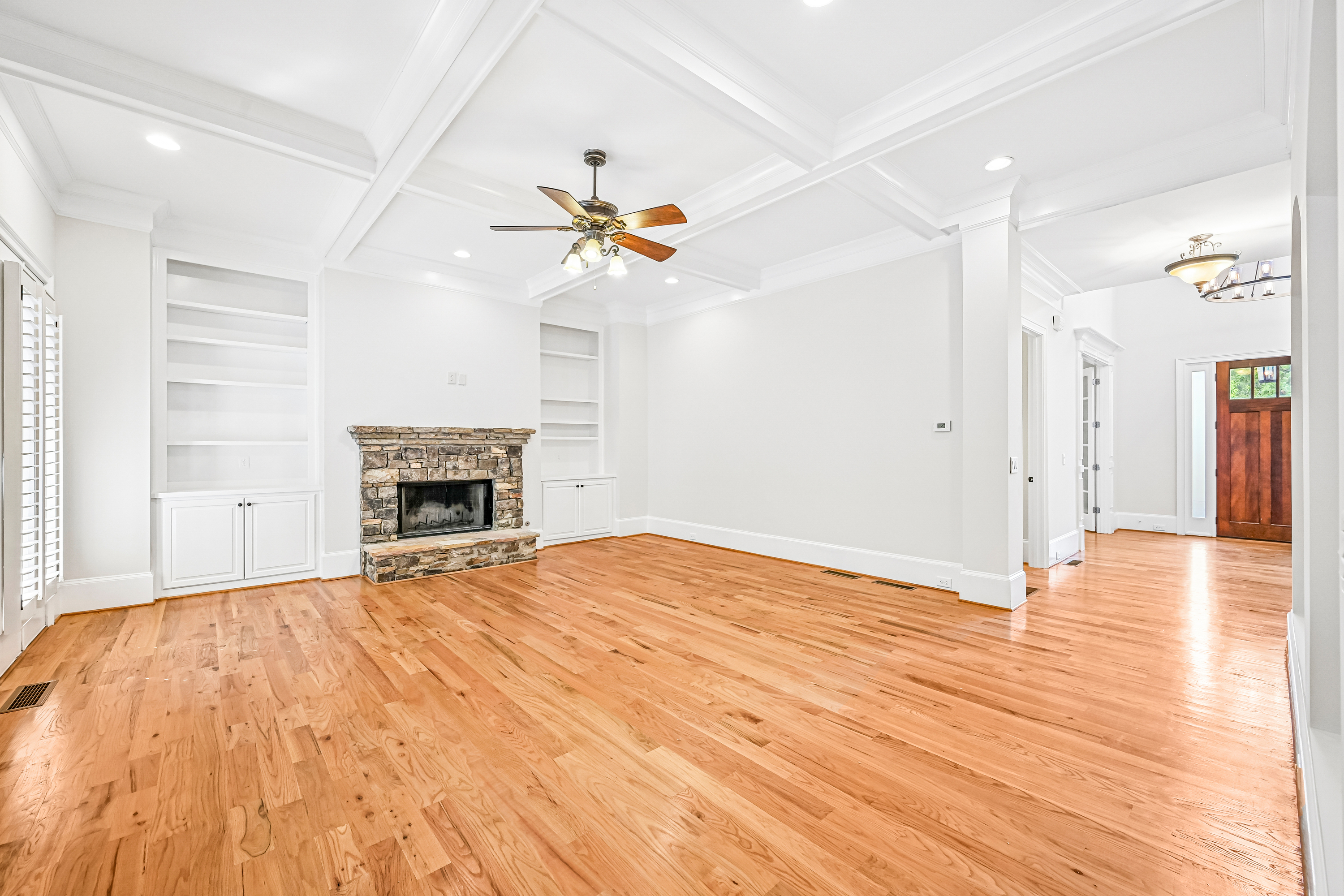 Photo 11 of 59 of 3250 Camellia Ln, Suwanee, GA