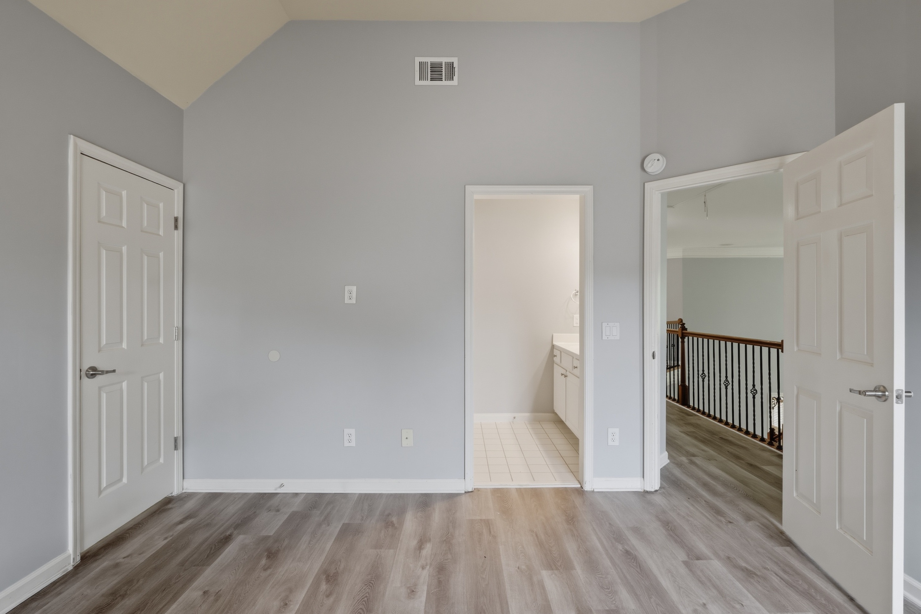 Photo 23 of 51 of 4530 Oak Brook Dr SE, Smyrna, GA