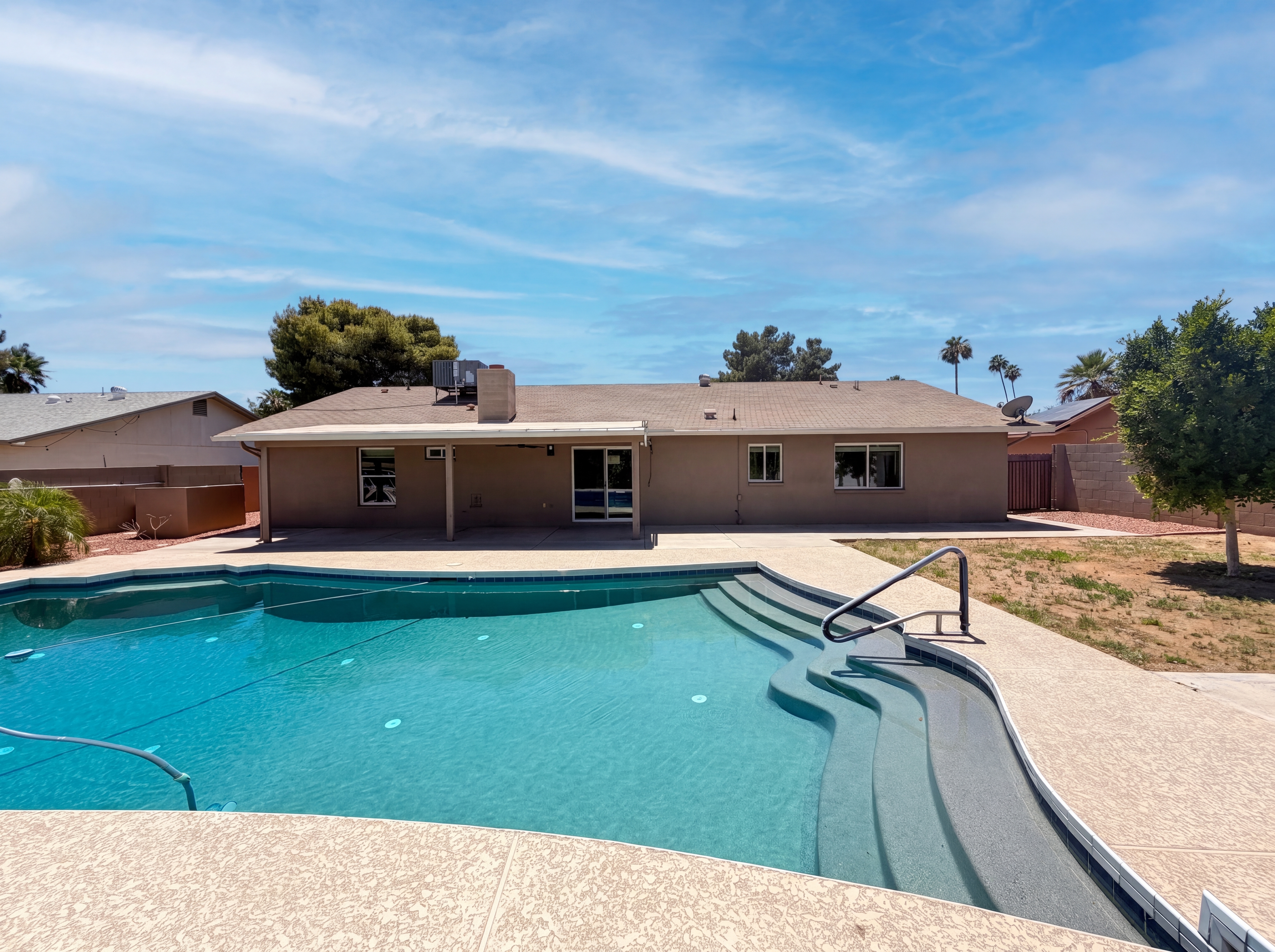 Photo 5 of 22 of 3028 E Marilyn Rd, Phoenix, AZ