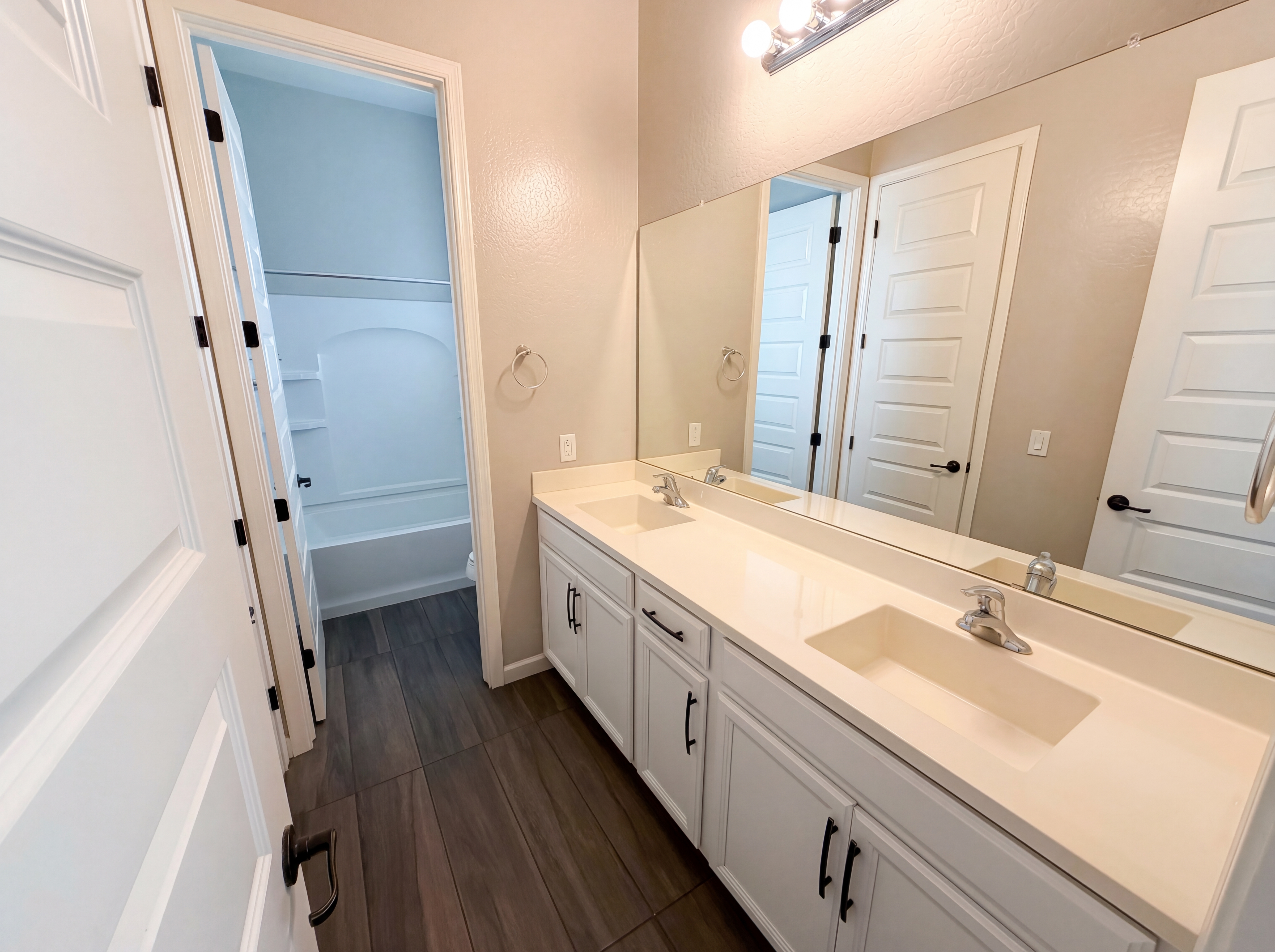 Photo 6 of 41 of 13724 W Harvest Ave, Litchfield Park, AZ