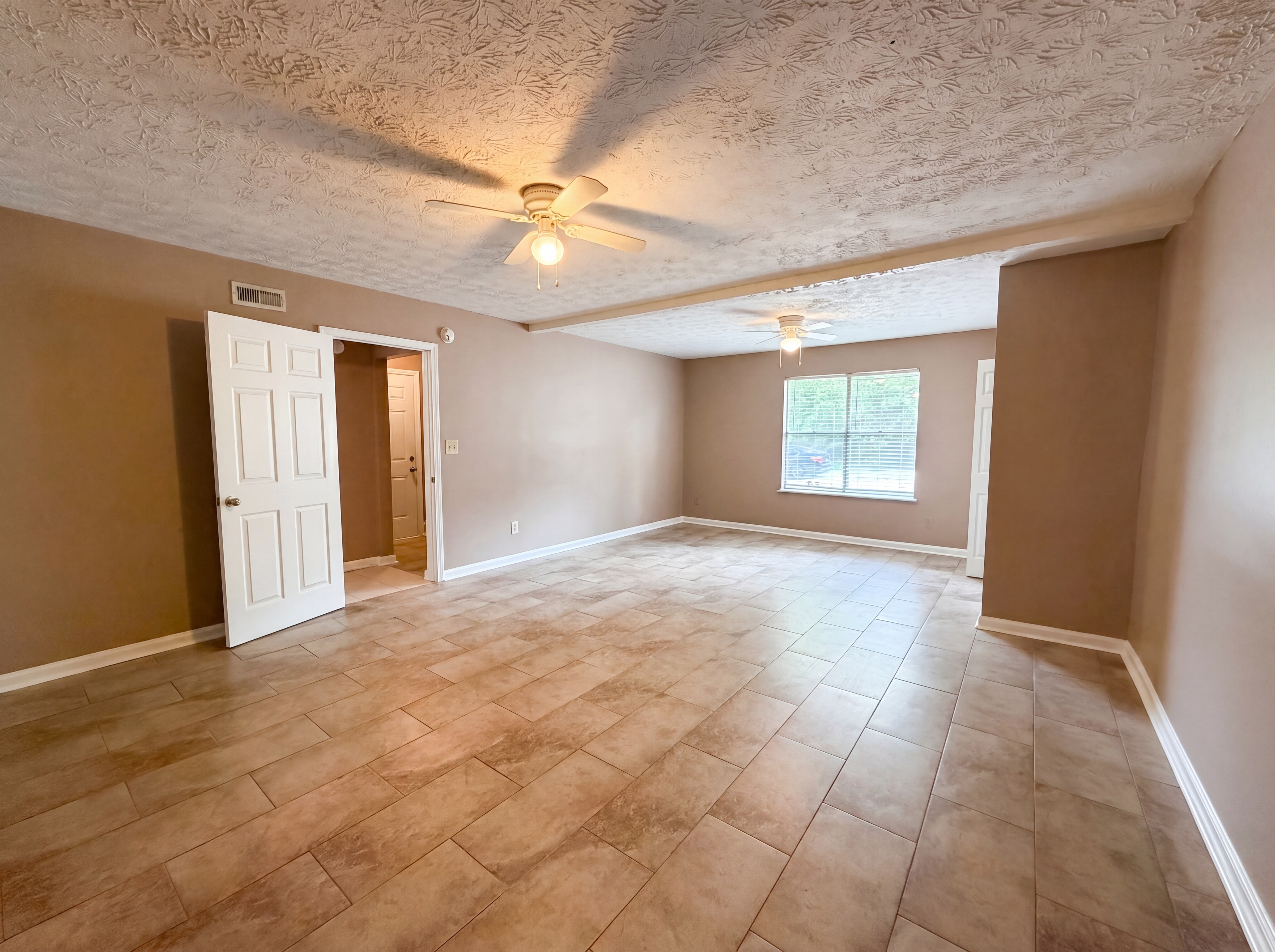 Photo 8 of 19 of 7020 Greenbower Ln, Atlanta, GA