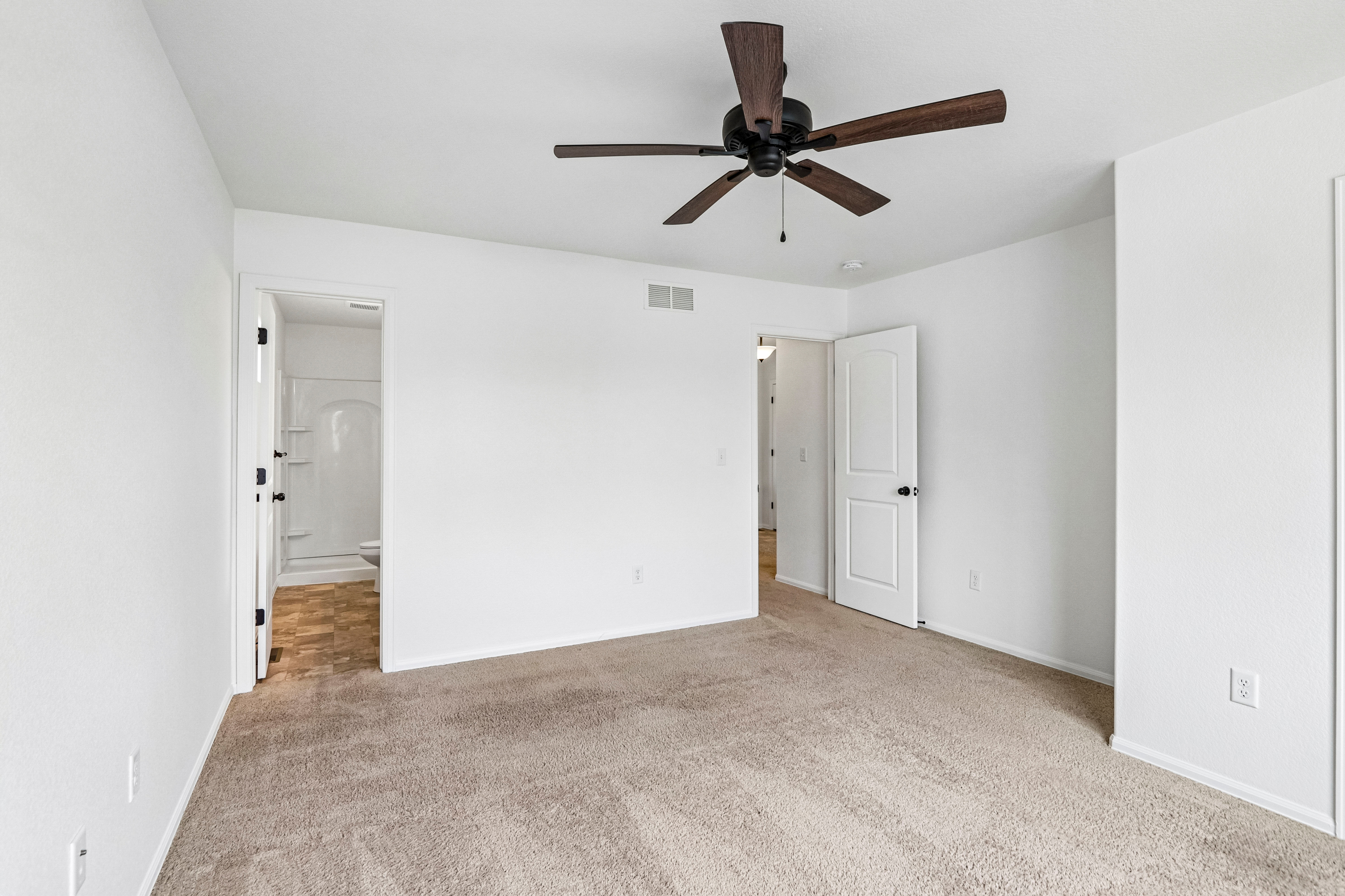 Photo 4 of 21 of 1618 104th Ave, Greeley, CO