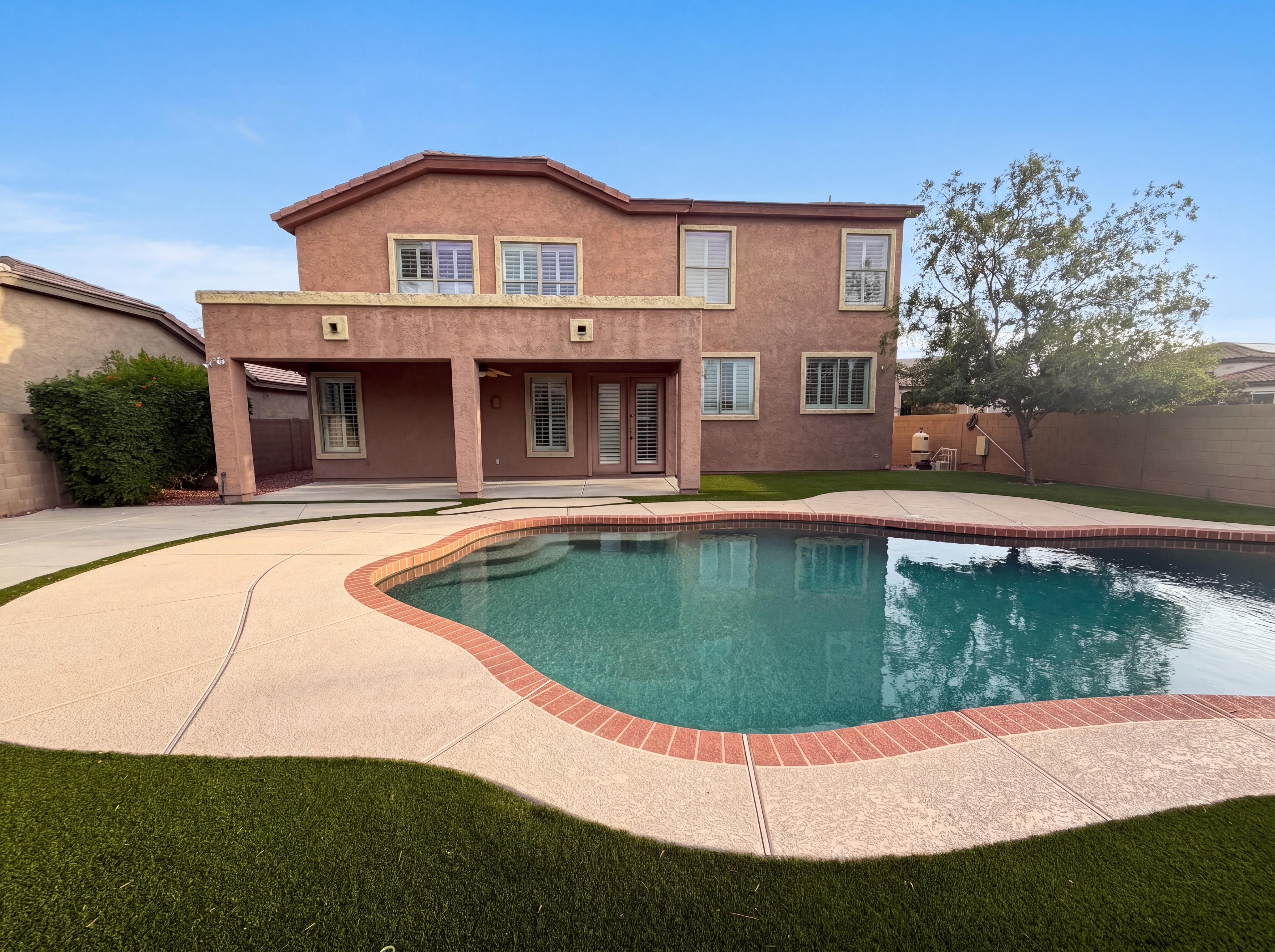 Photo 5 of 39 of 2113 W Eagle Feather Rd, Phoenix, AZ
