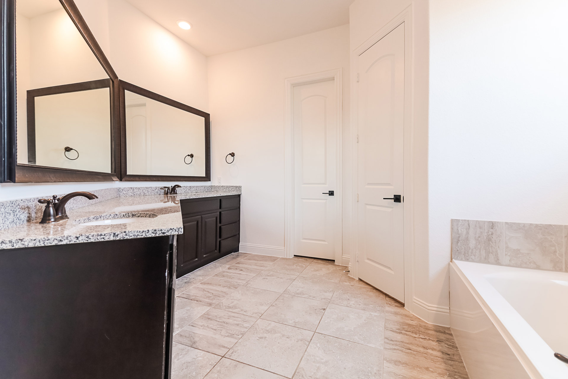Photo 9 of 22 of 10812 Marble Falls Pl, McKinney, TX