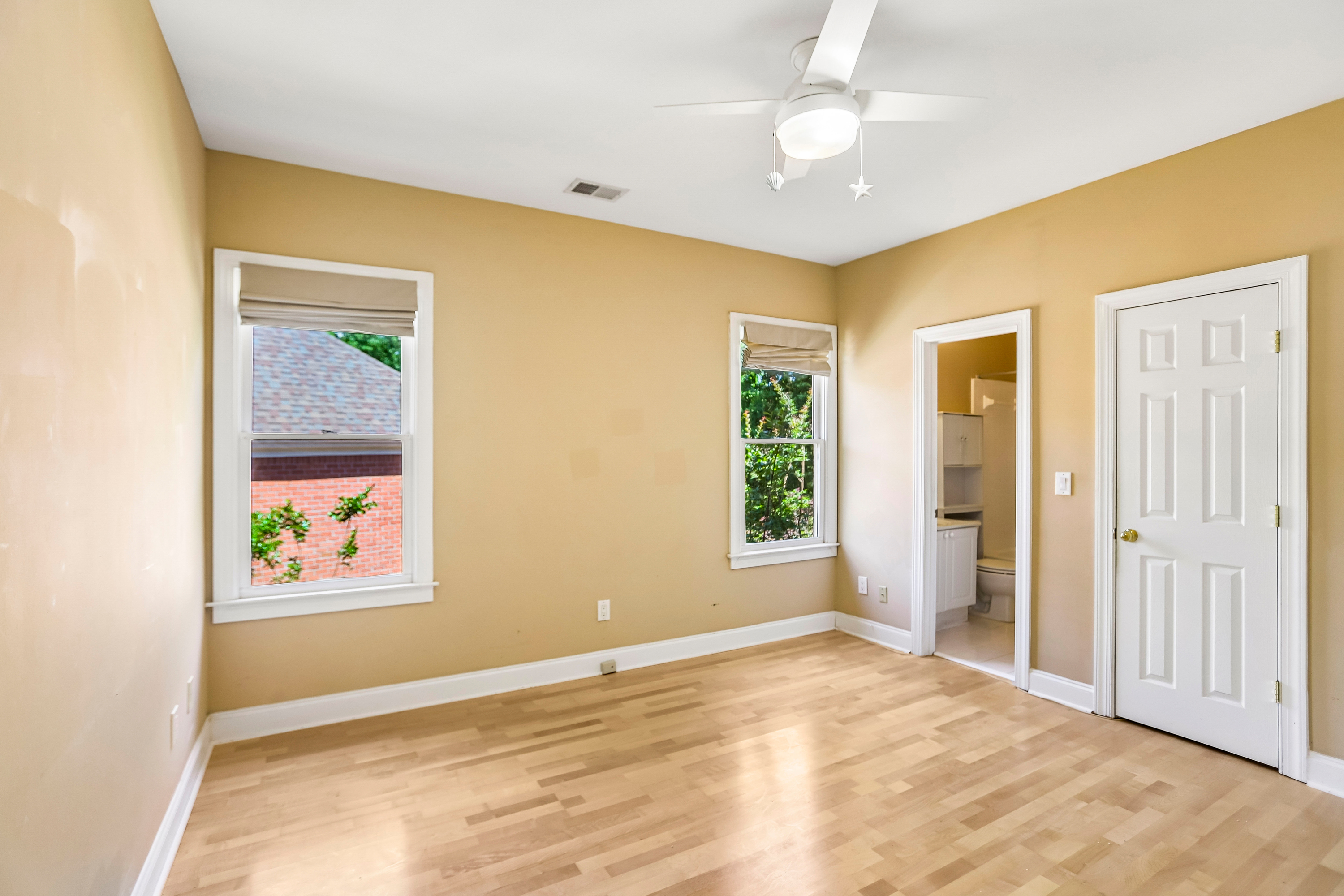Photo 23 of 38 of 3054 Montclair Cir SE, Smyrna, GA
