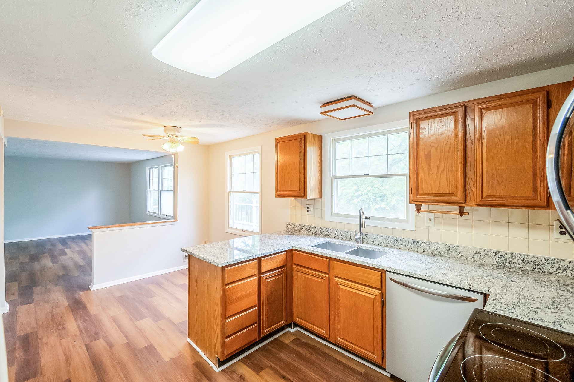 Photo 8 of 22 of 9908 Rickover Ct, Manassas, VA