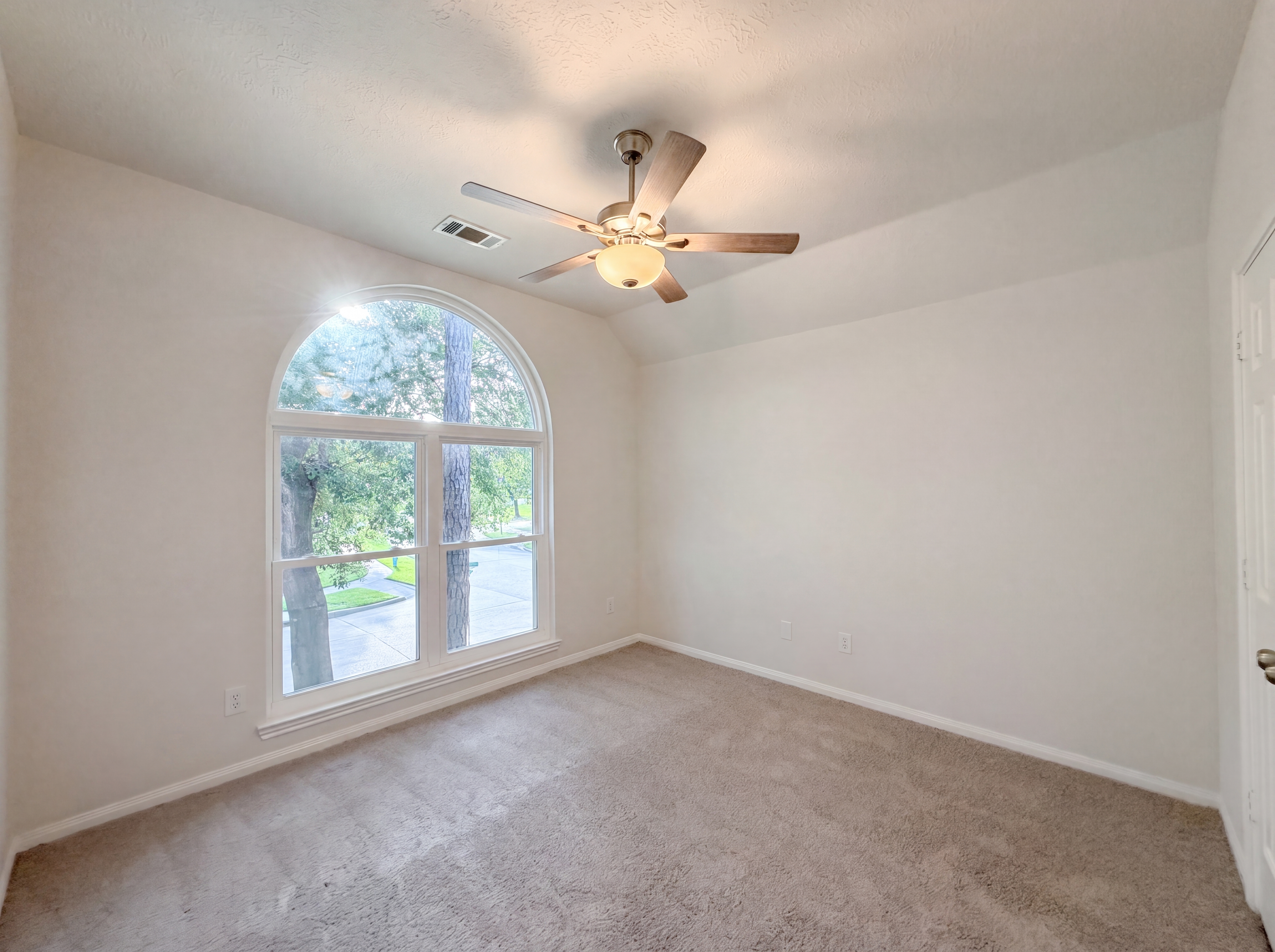 Photo 13 of 22 of 14310 Amyford Ct, Cypress, TX