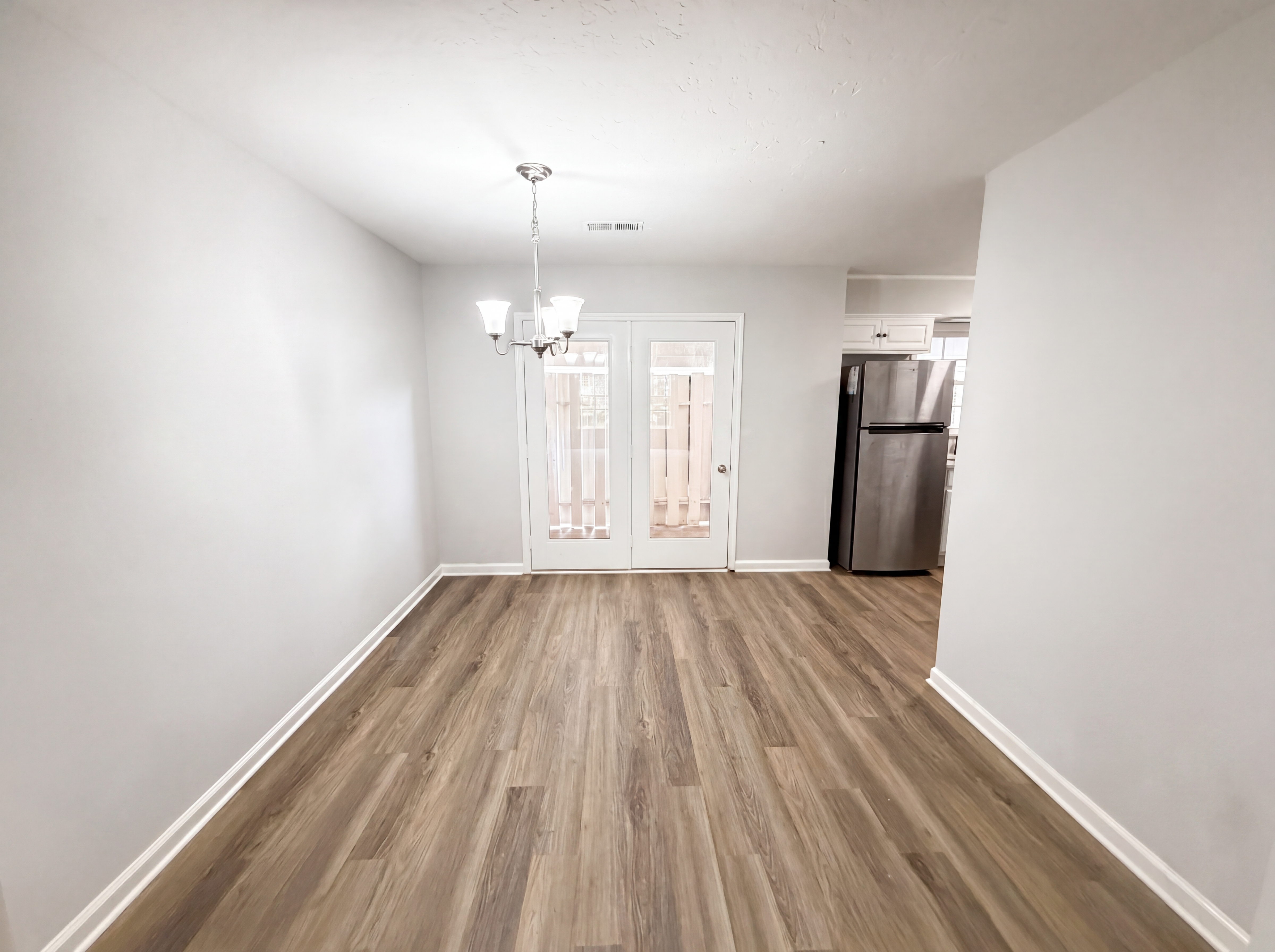 Photo 7 of 19 of 237 Chads Ford Way, Roswell, GA
