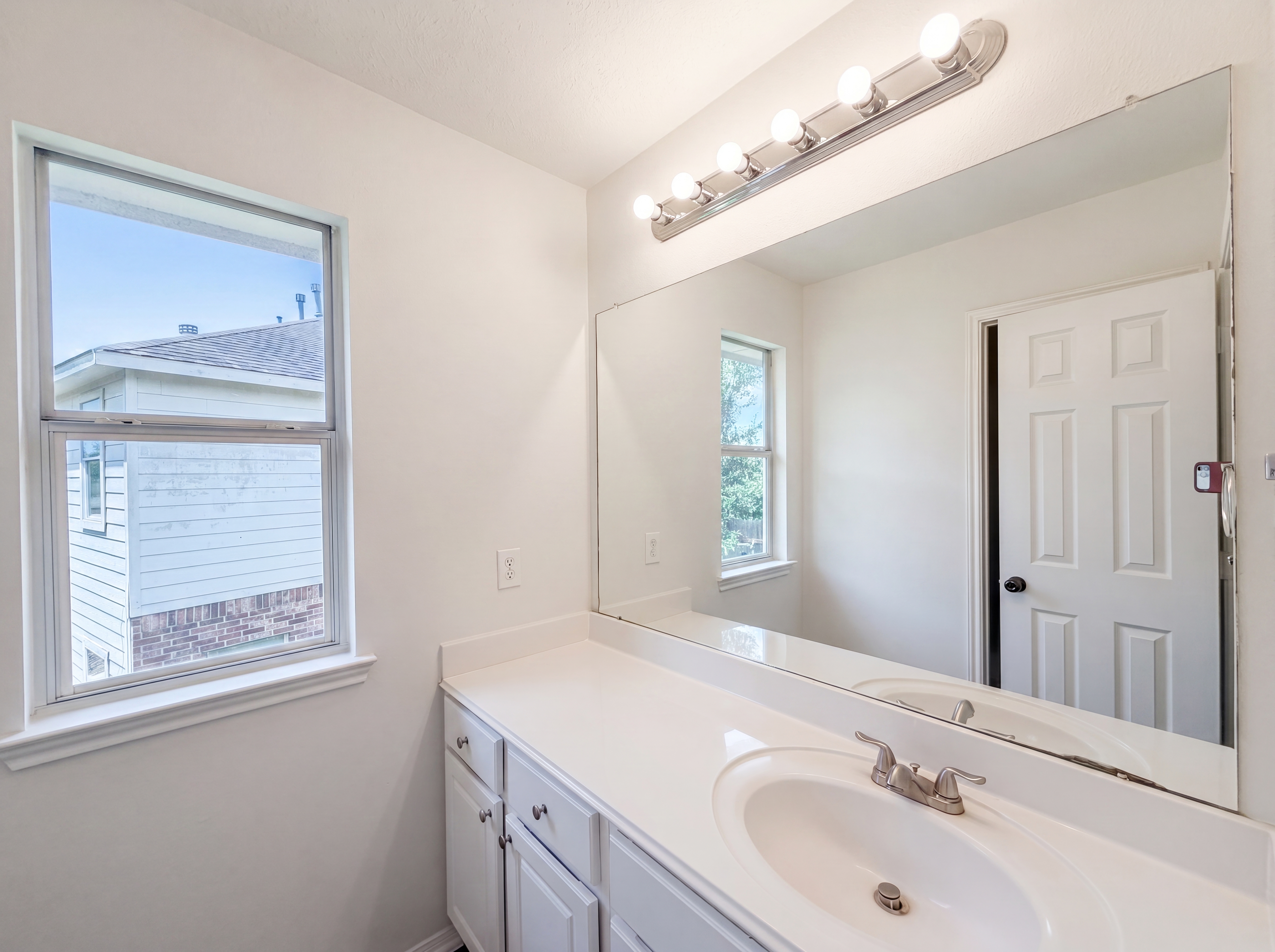 Photo 18 of 26 of 6510 Briar Moss Ln, Katy, TX