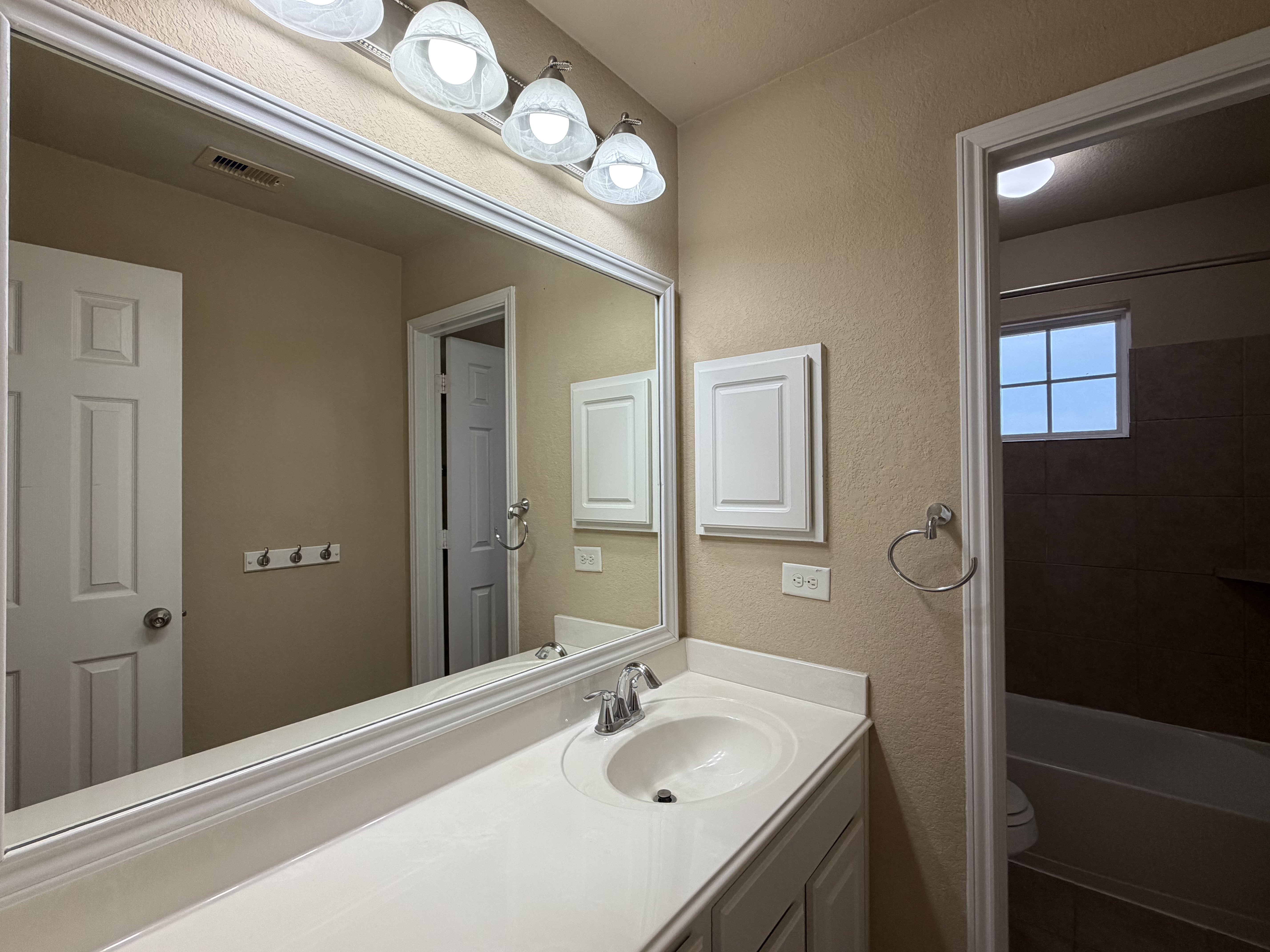 Photo 19 of 40 of 9003 Newcroft Ct, Tomball, TX