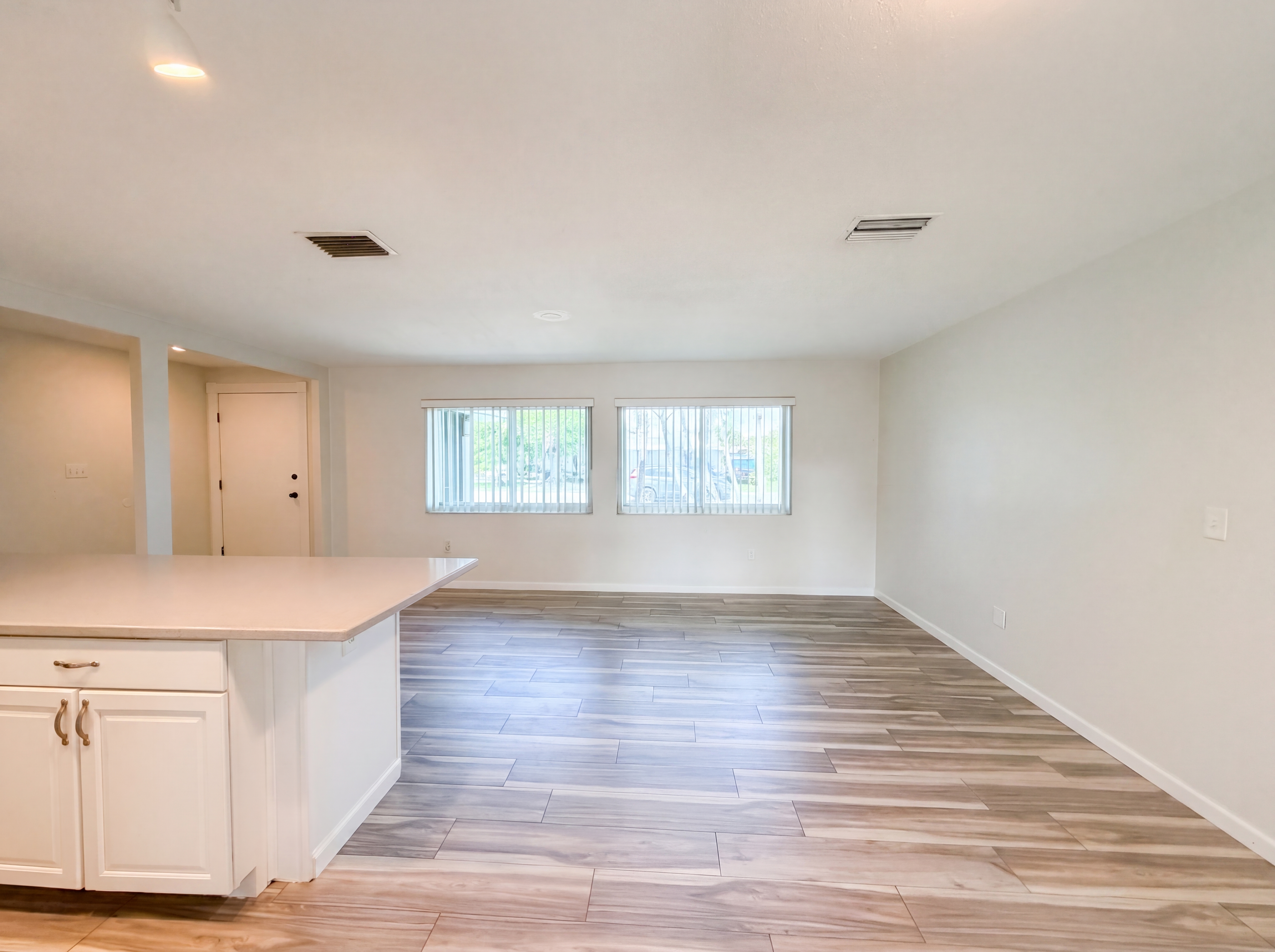 Photo 6 of 26 of 3260 Pinetree St, Port Charlotte, FL