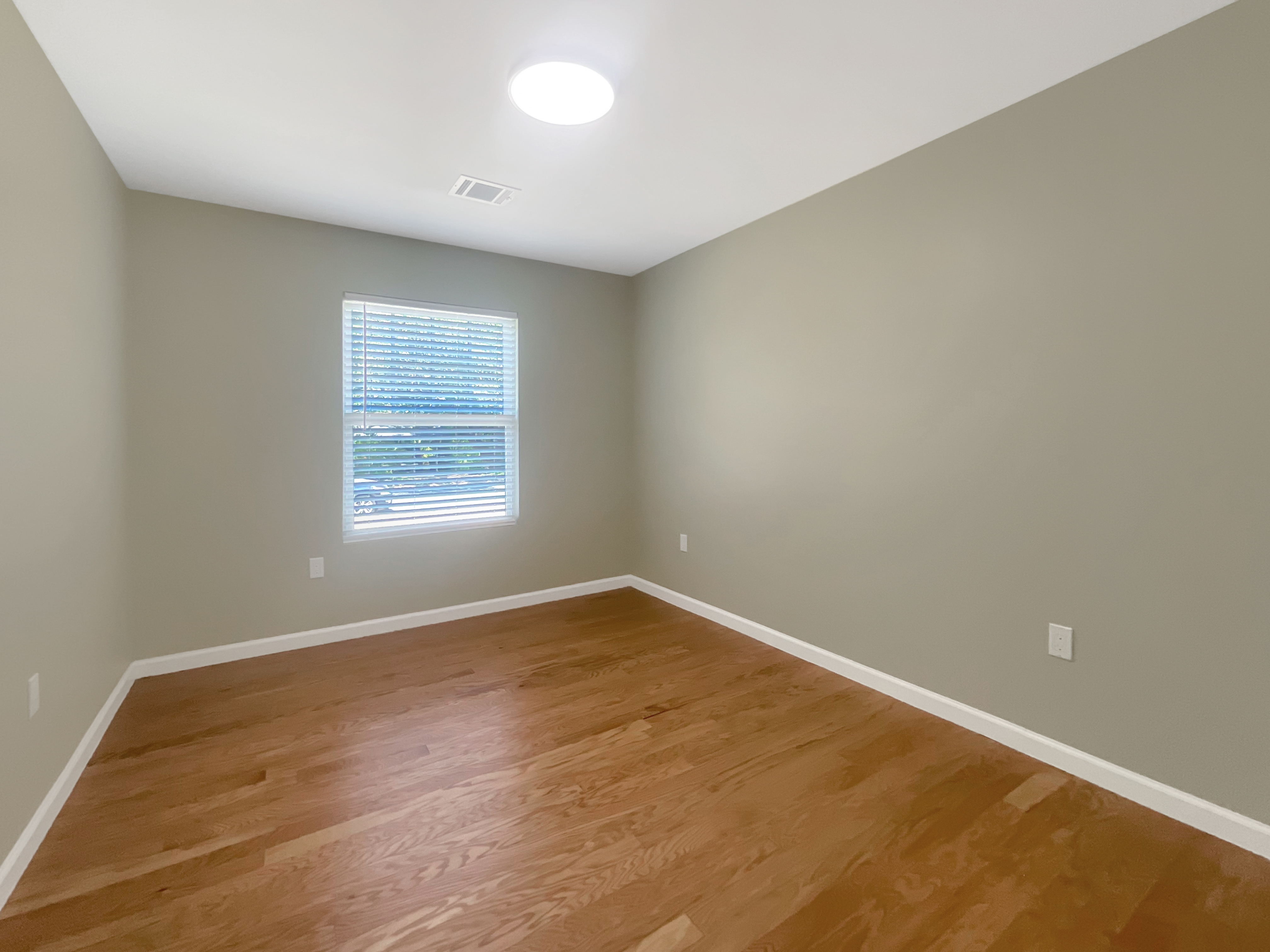 Photo 4 of 21 of 8801 Parkfield Dr, Austin, TX