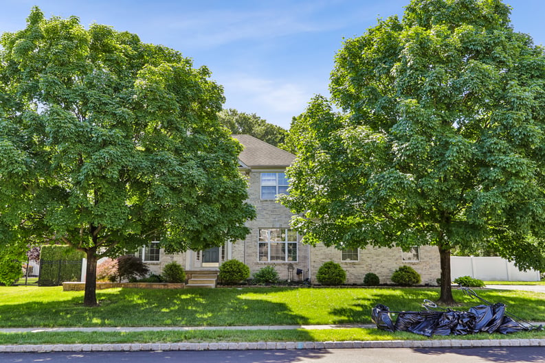 Property photo 1 of 7 Longfellow Ln