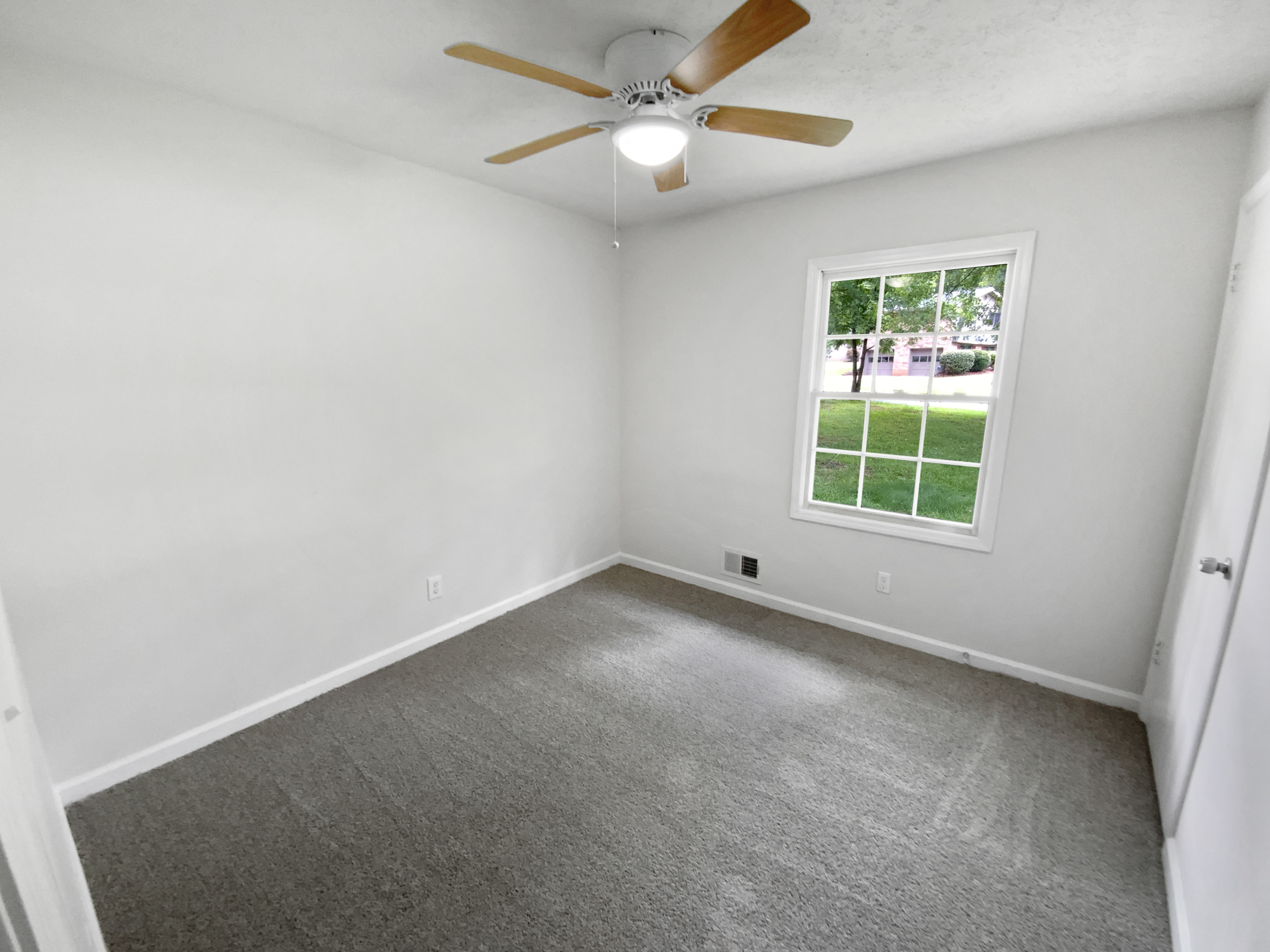 Photo 14 of 20 of 540 Stockwood Dr, Woodstock, GA
