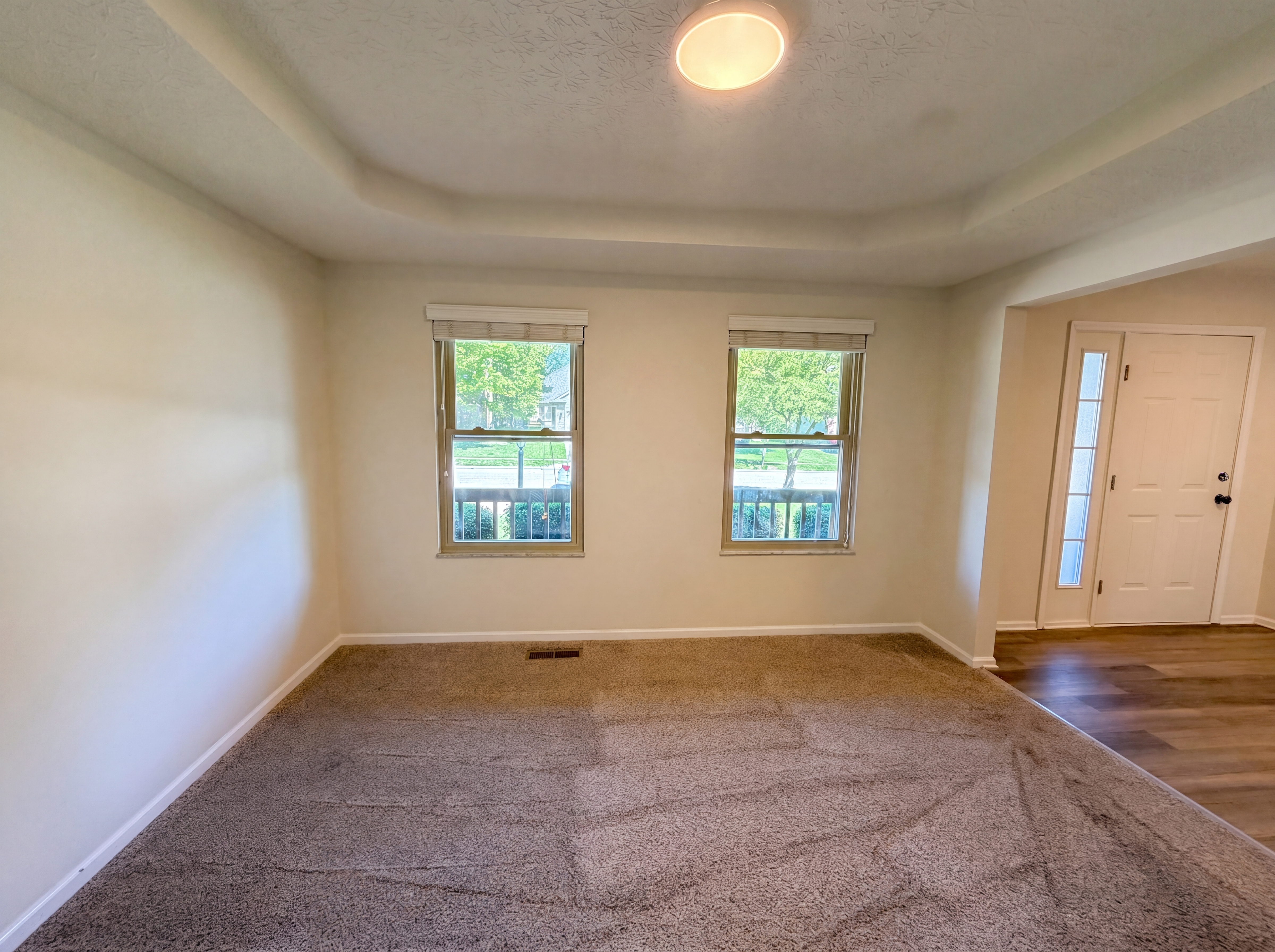 Photo 6 of 29 of 4976 Vicksburg Ln, Hilliard, OH