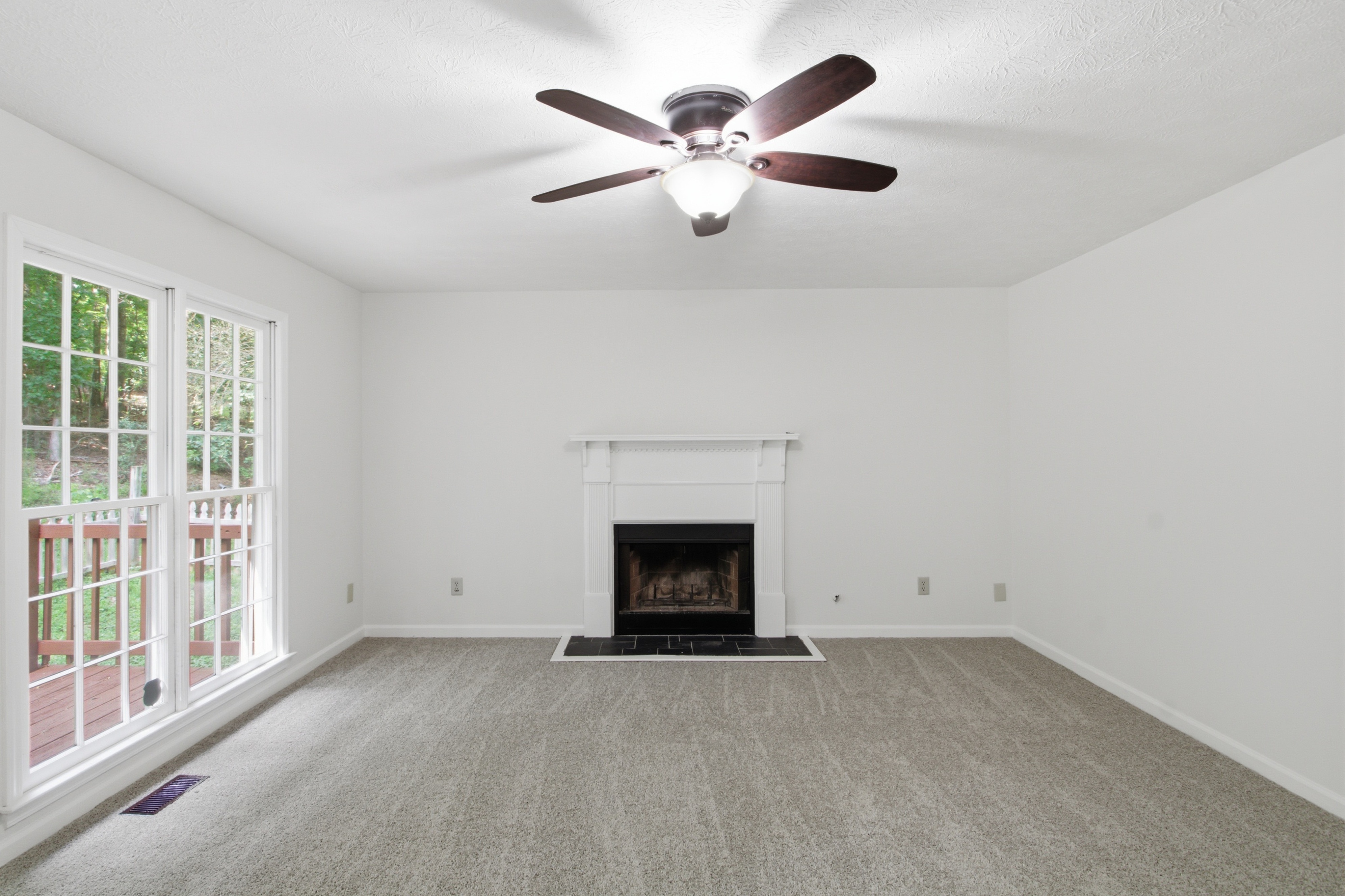 Photo 3 of 40 of 220 Braemar Rd, Fayetteville, GA