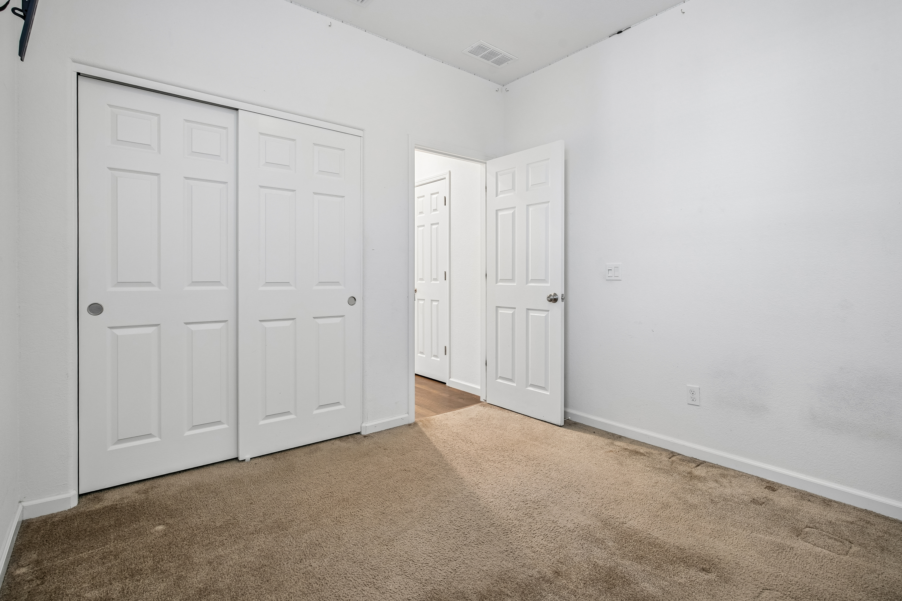 Photo 18 of 25 of 852 Castellona Dr, Newman, CA