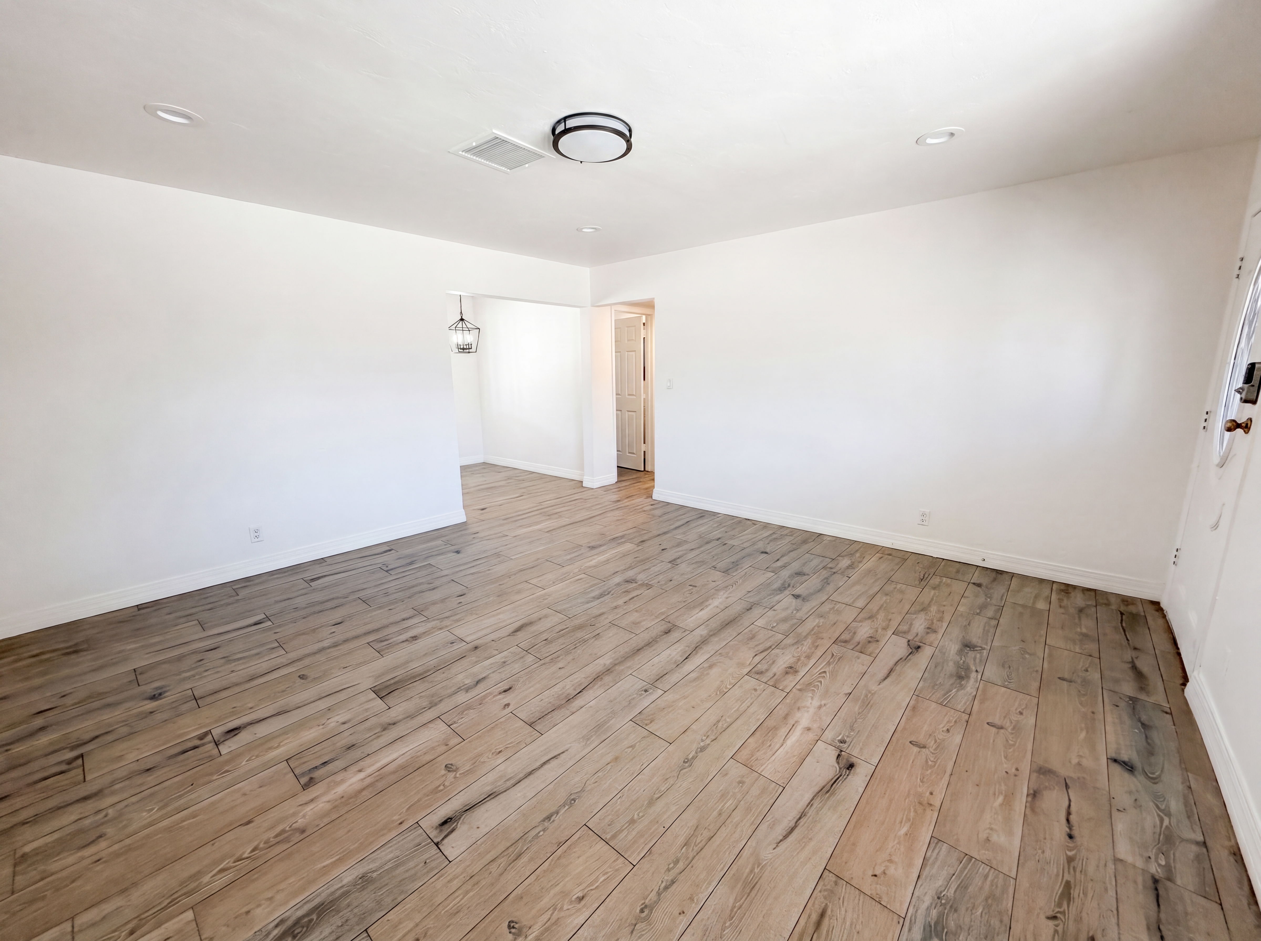 Photo 5 of 21 of 4505 W Clarendon Ave, Phoenix, AZ