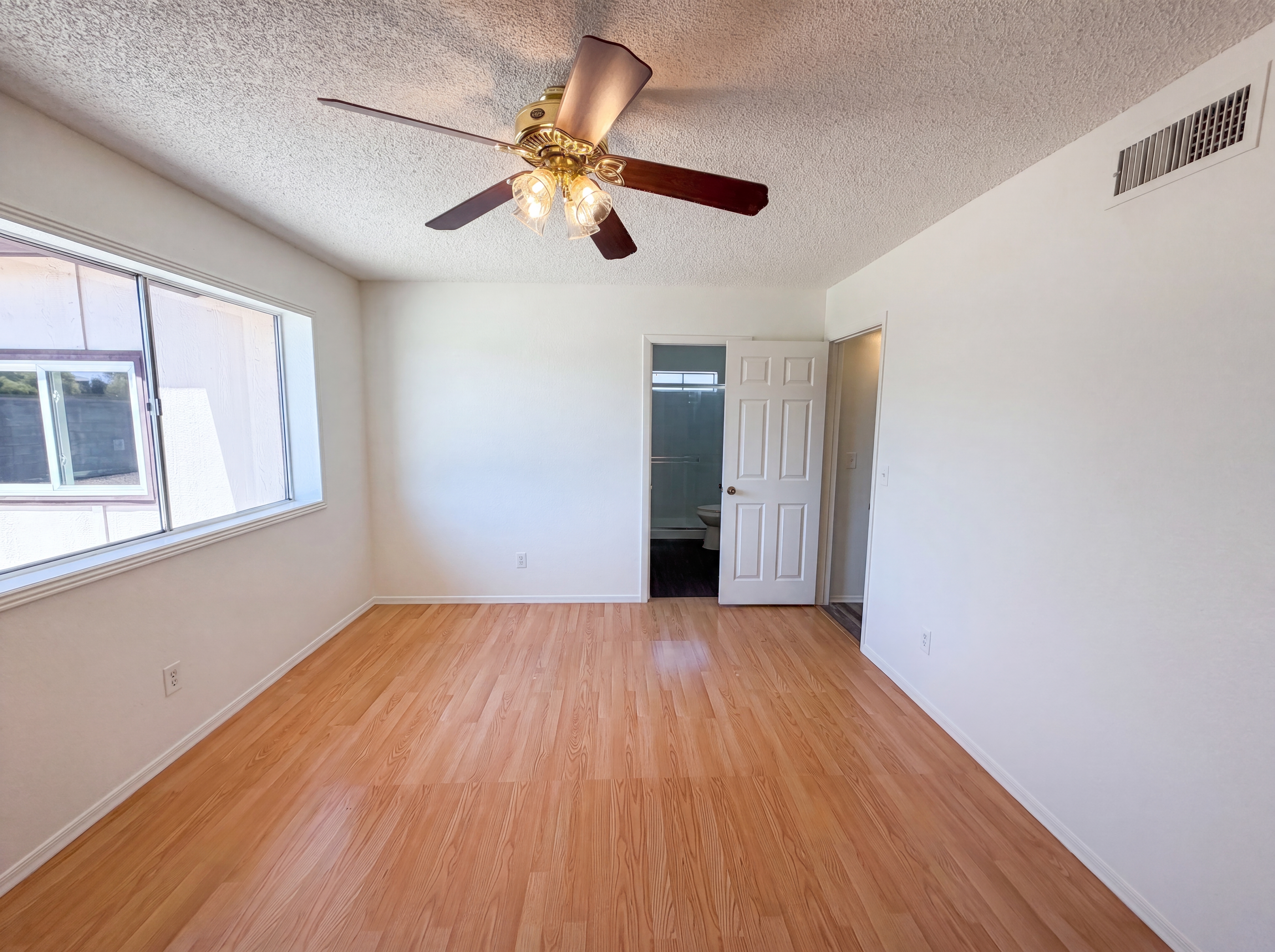 Photo 9 of 24 of 6703 W Sierra St, Peoria, AZ