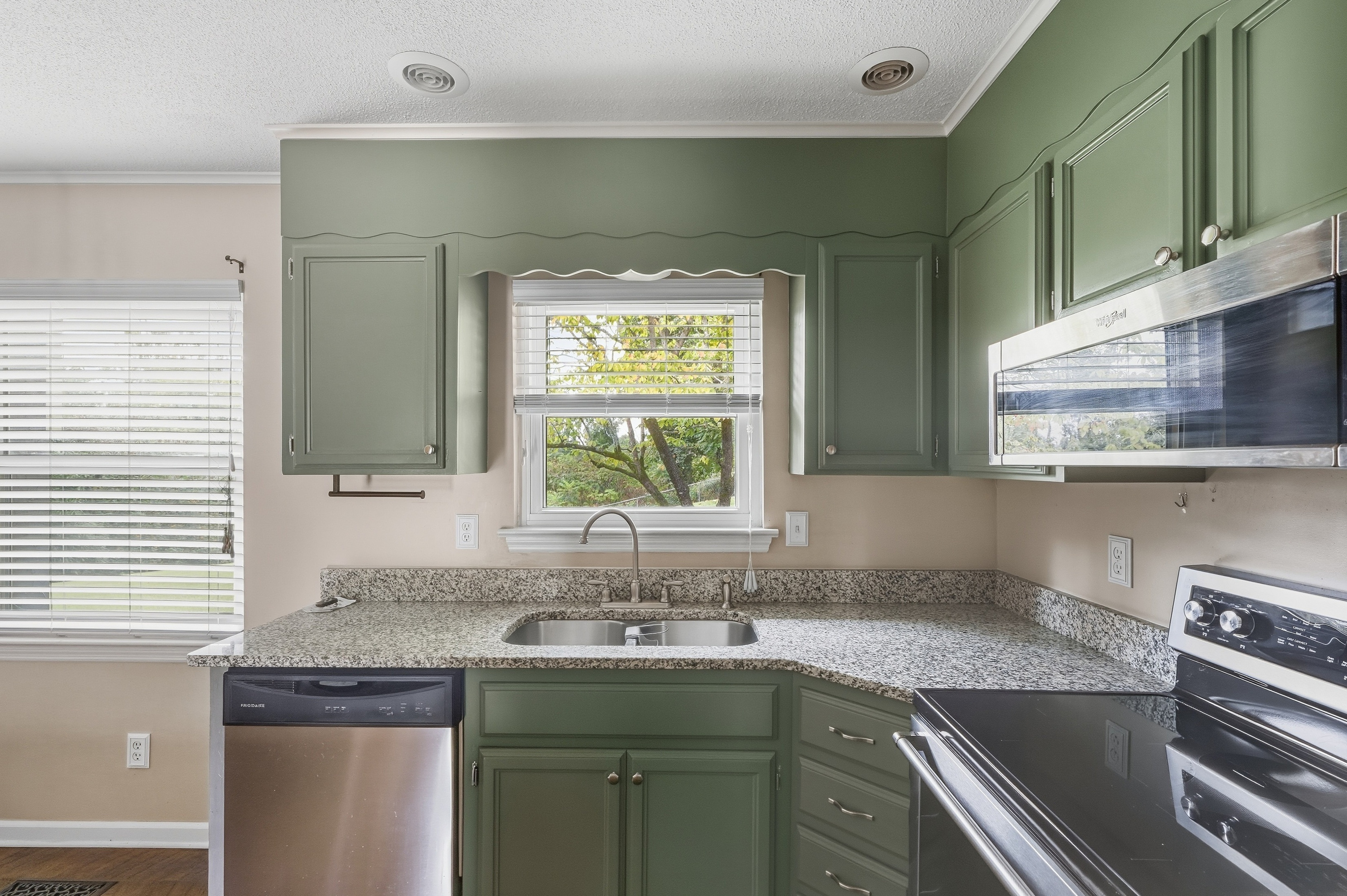 Photo 12 of 32 of 8269 Clipper Dr, Chattanooga, TN