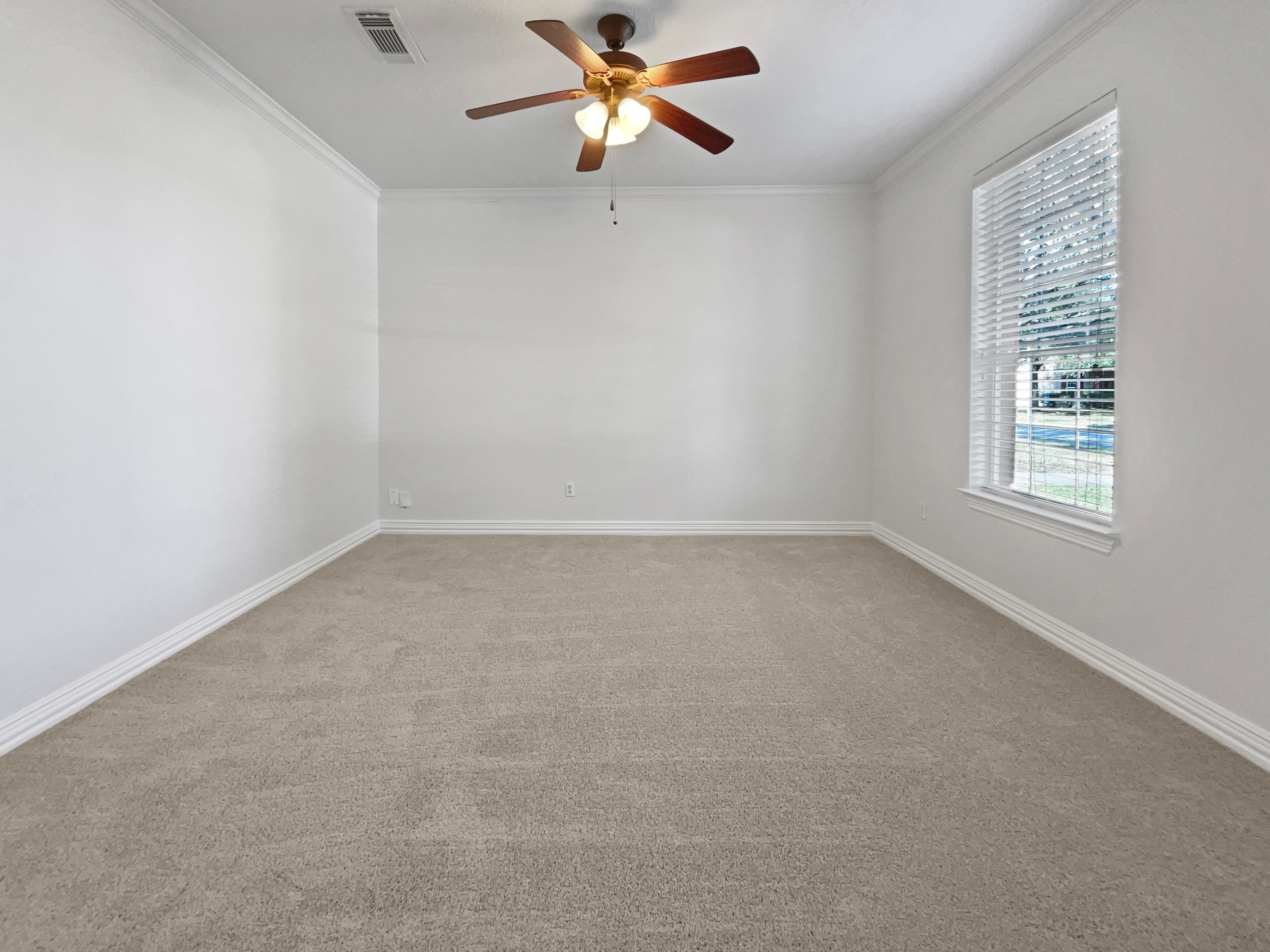 Photo 10 of 25 of 15215 Wooded Field Trl, Cypress, TX
