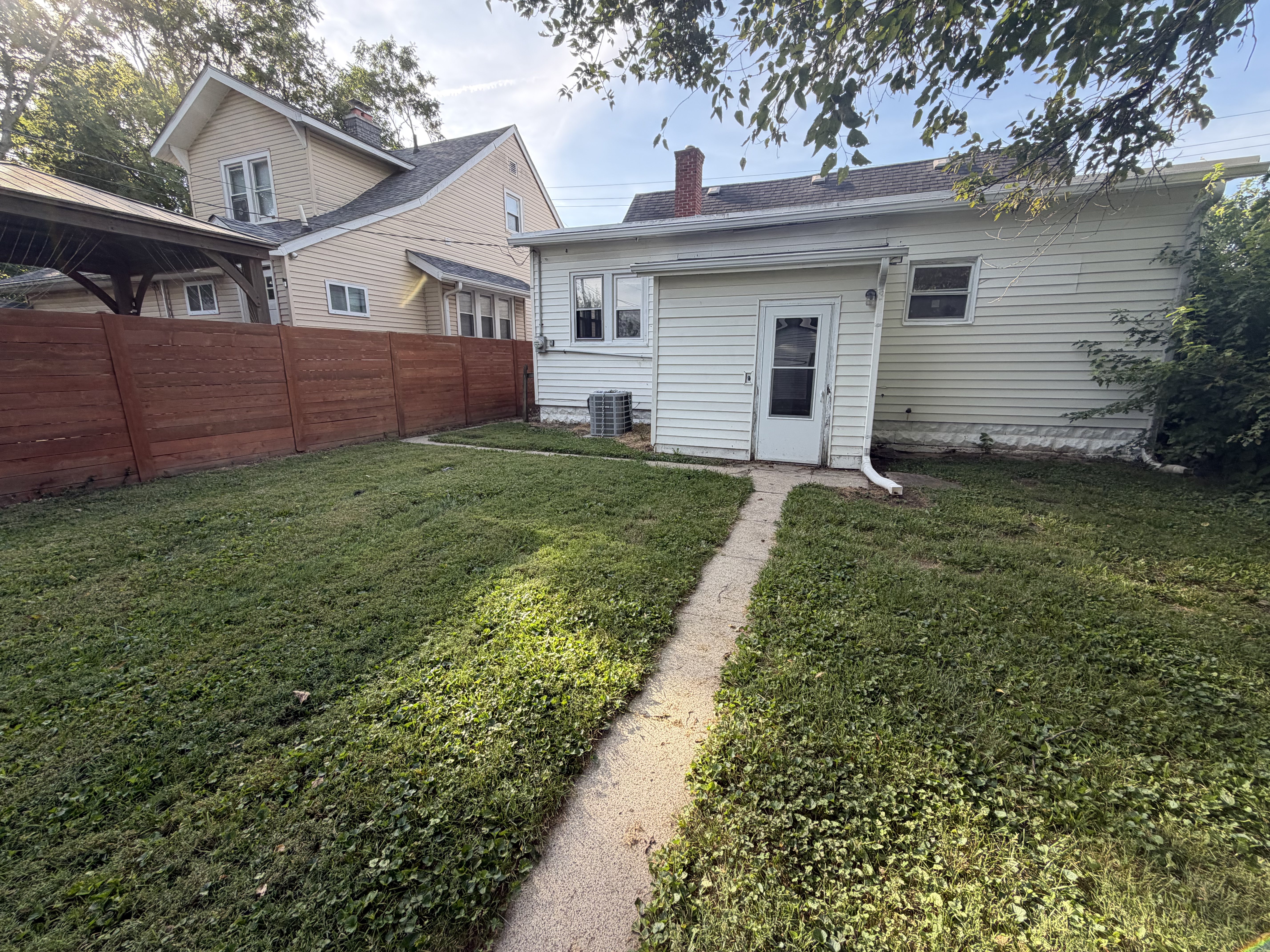 Photo 5 of 24 of 314 Bernard Ave, Indianapolis, IN
