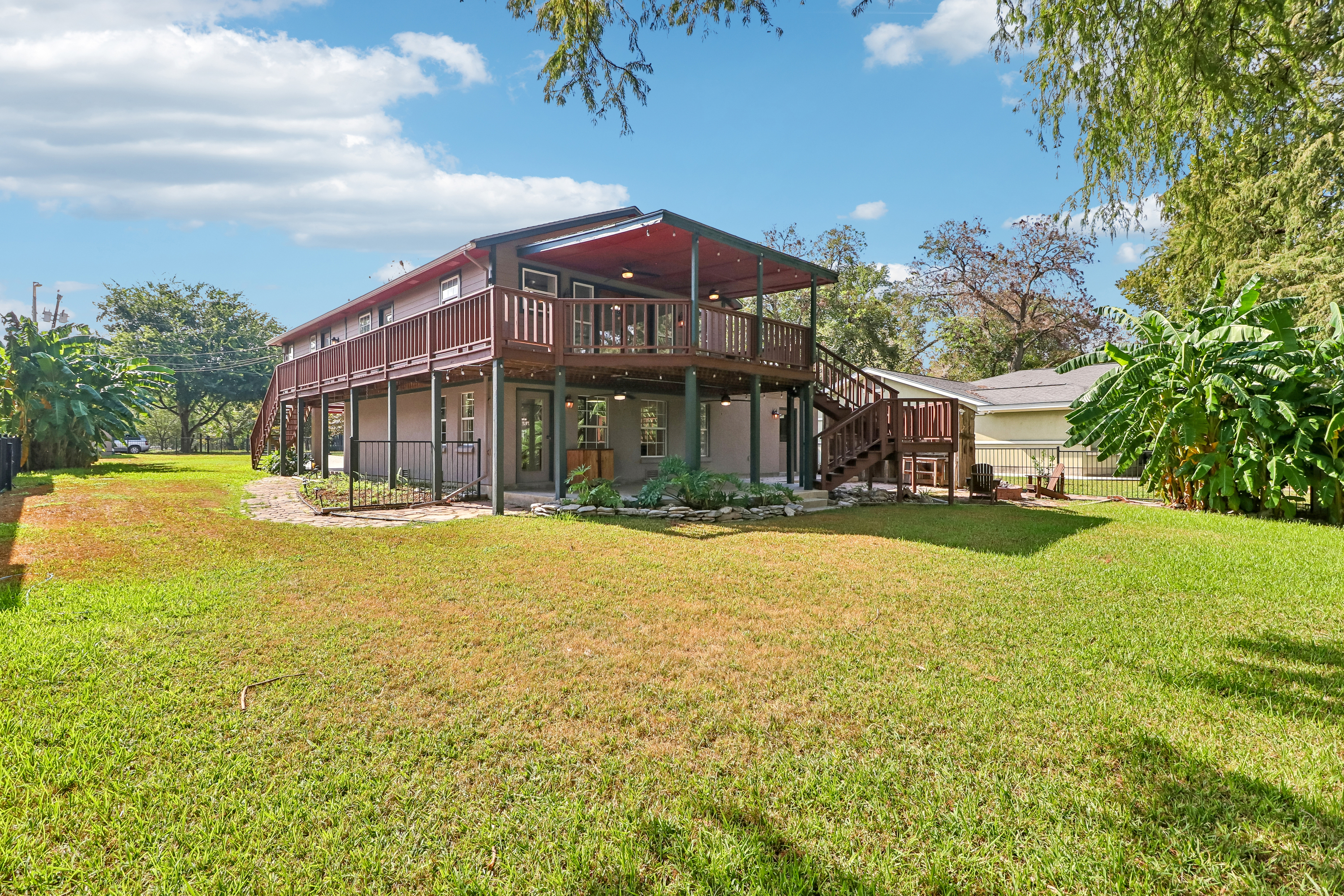 Photo 20 of 47 of 1321 E Zipp Rd, New Braunfels, TX