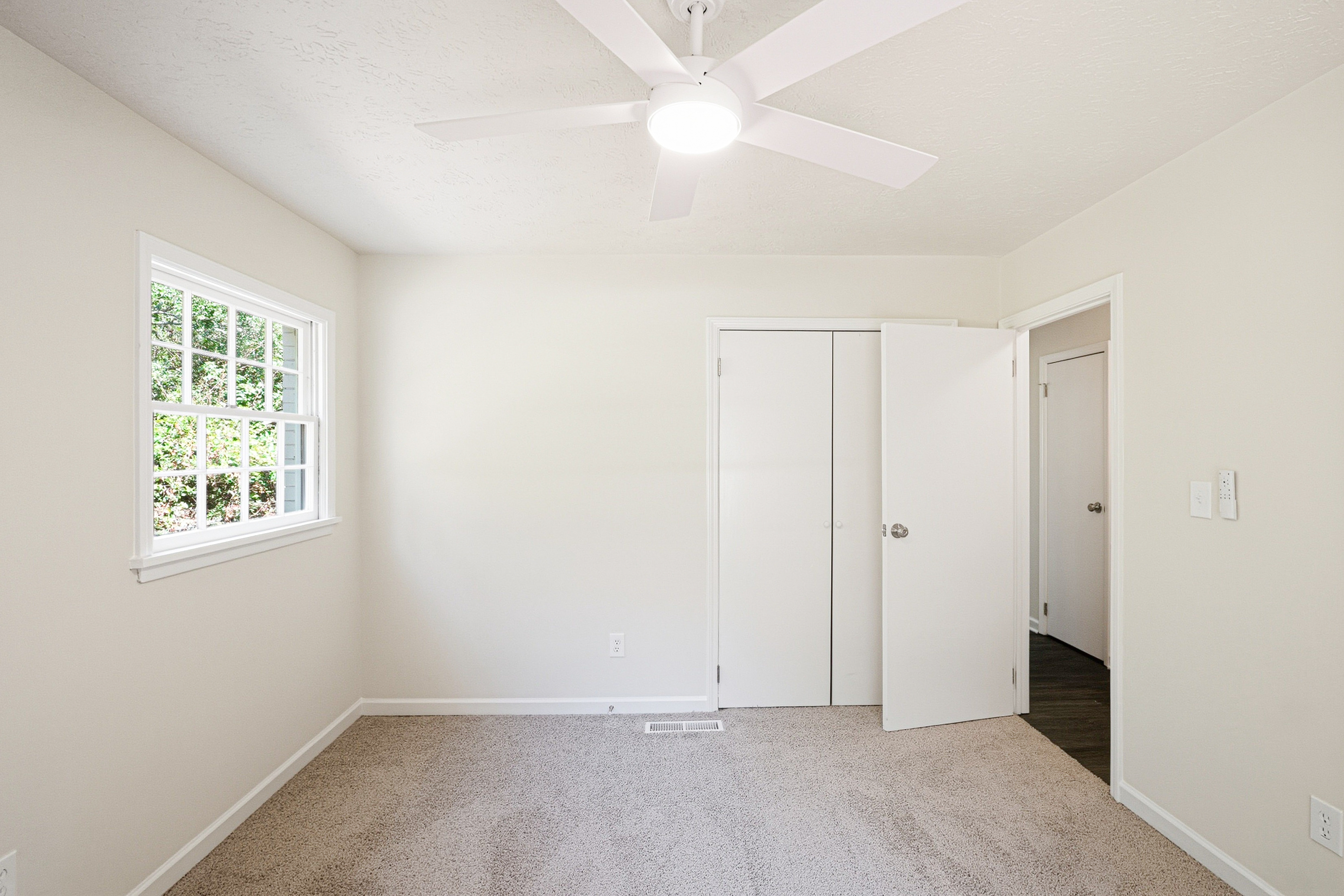 Photo 8 of 28 of 30 Roberts Ln, Covington, GA