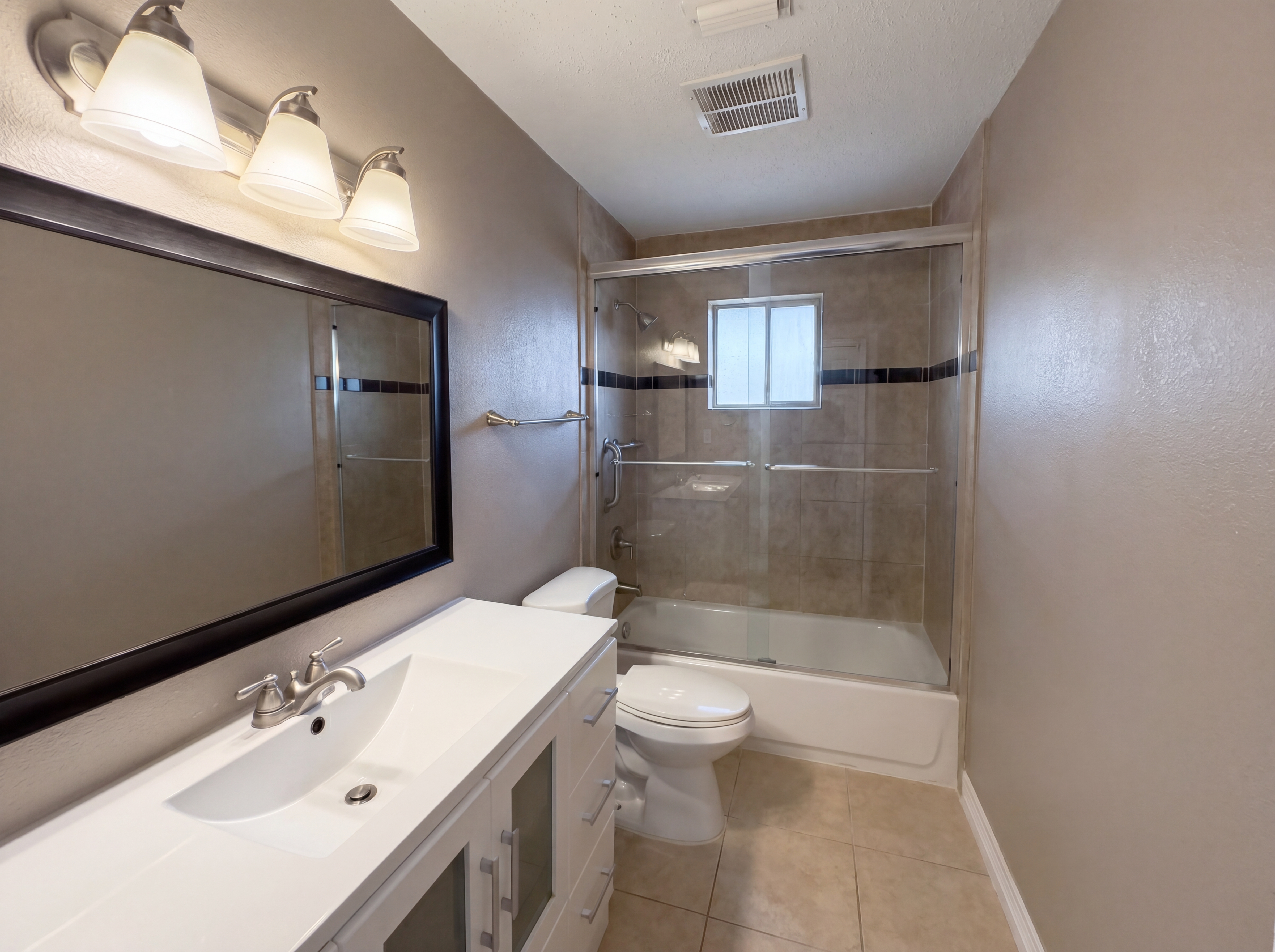 Photo 13 of 16 of 3255 Whitehall Dr, Dallas, TX