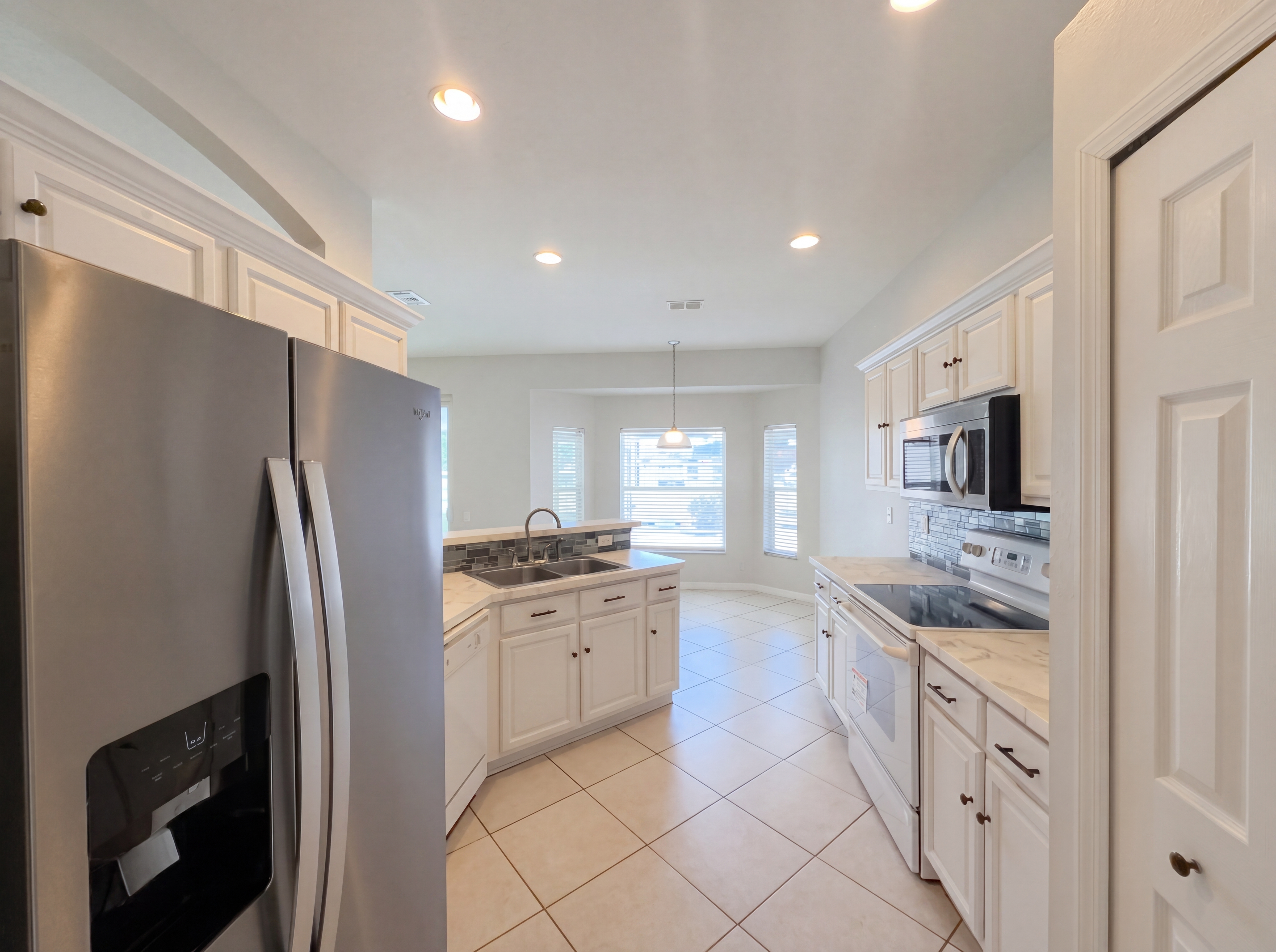 Photo 9 of 22 of 6457 Myrtlewood Dr, Lakeland, FL