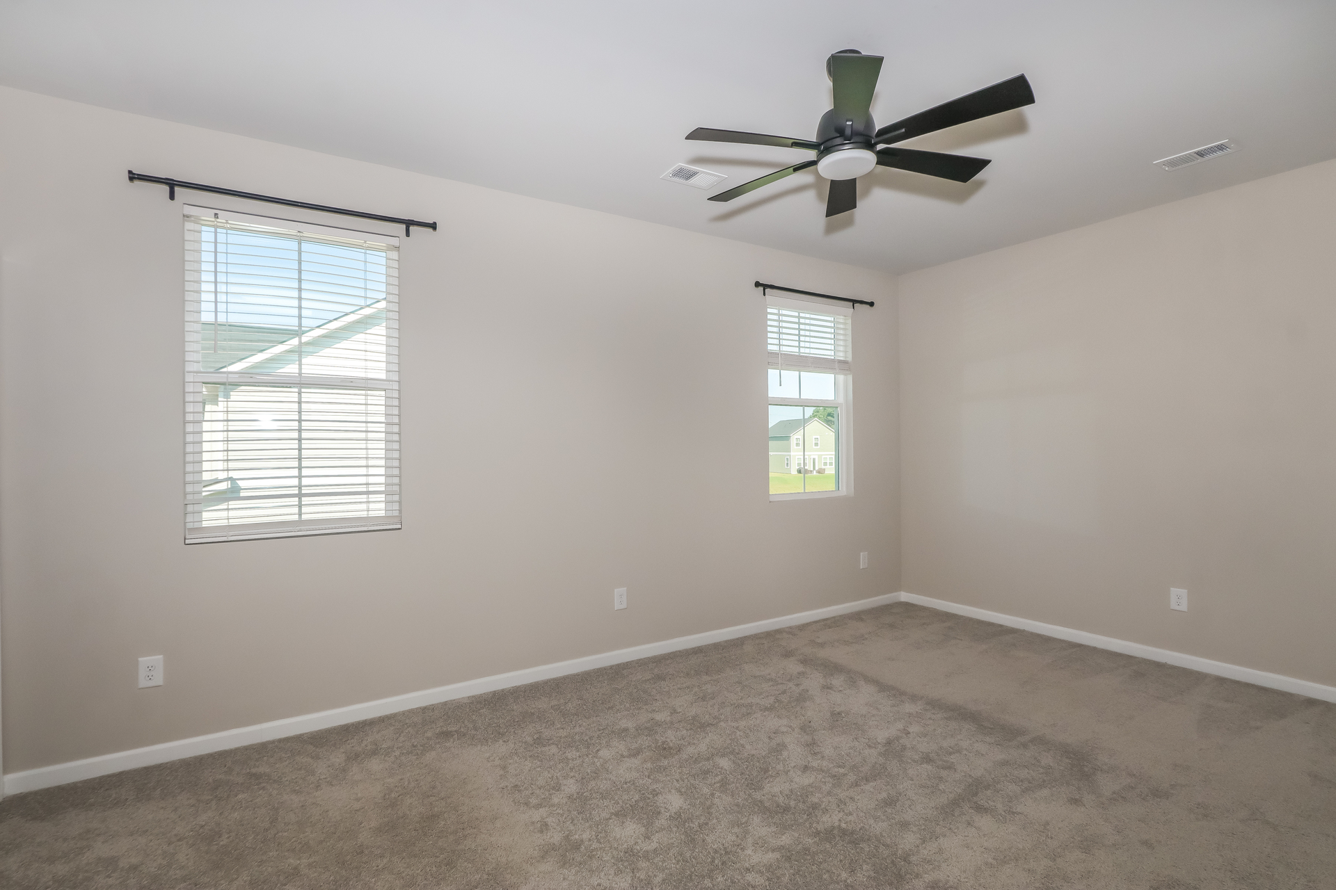 Photo 4 of 20 of 3970 Hibiscus Dr, Little River, SC