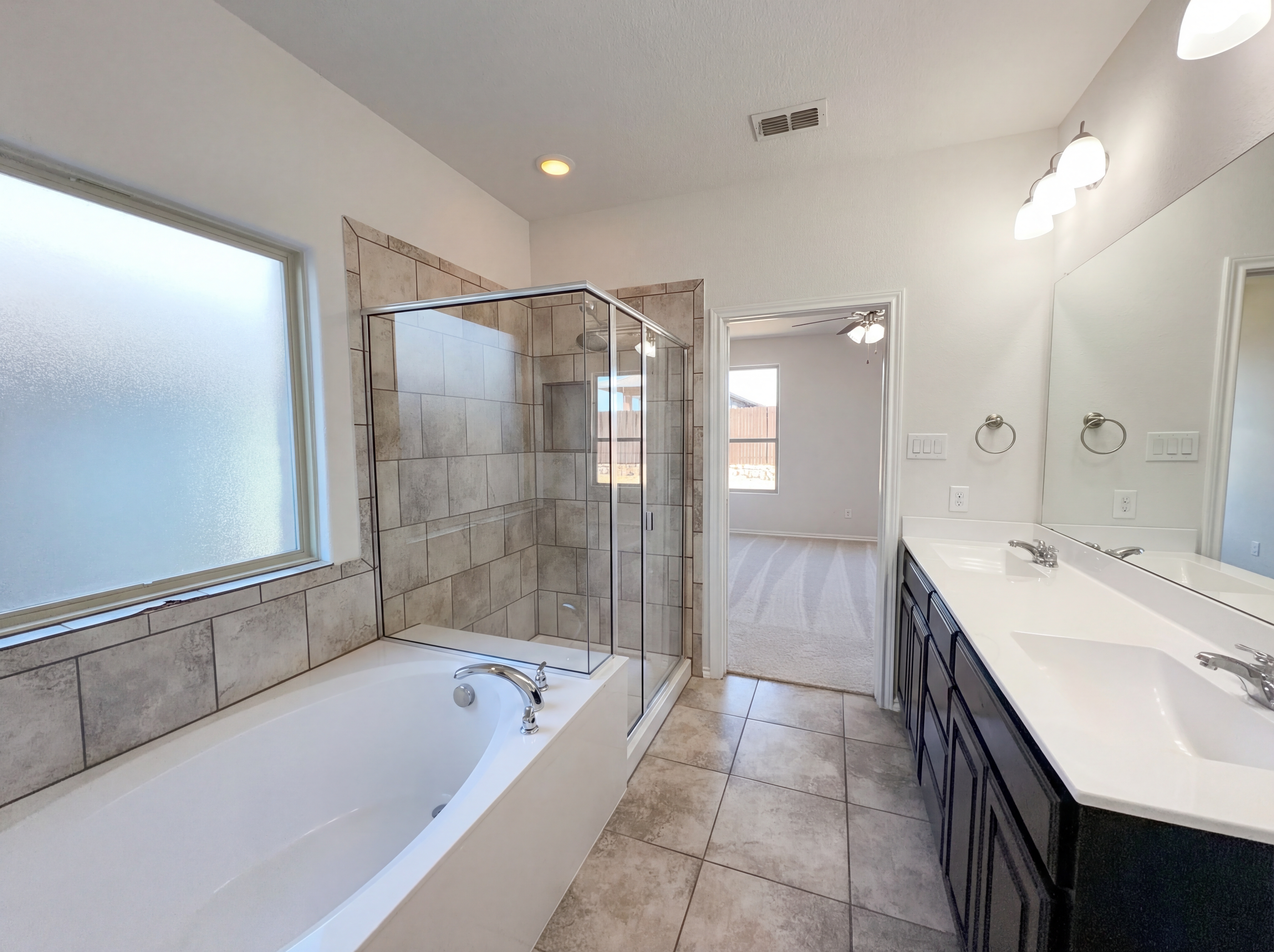 Photo 19 of 32 of 13824 Langston Lake Dr, Fort Worth, TX