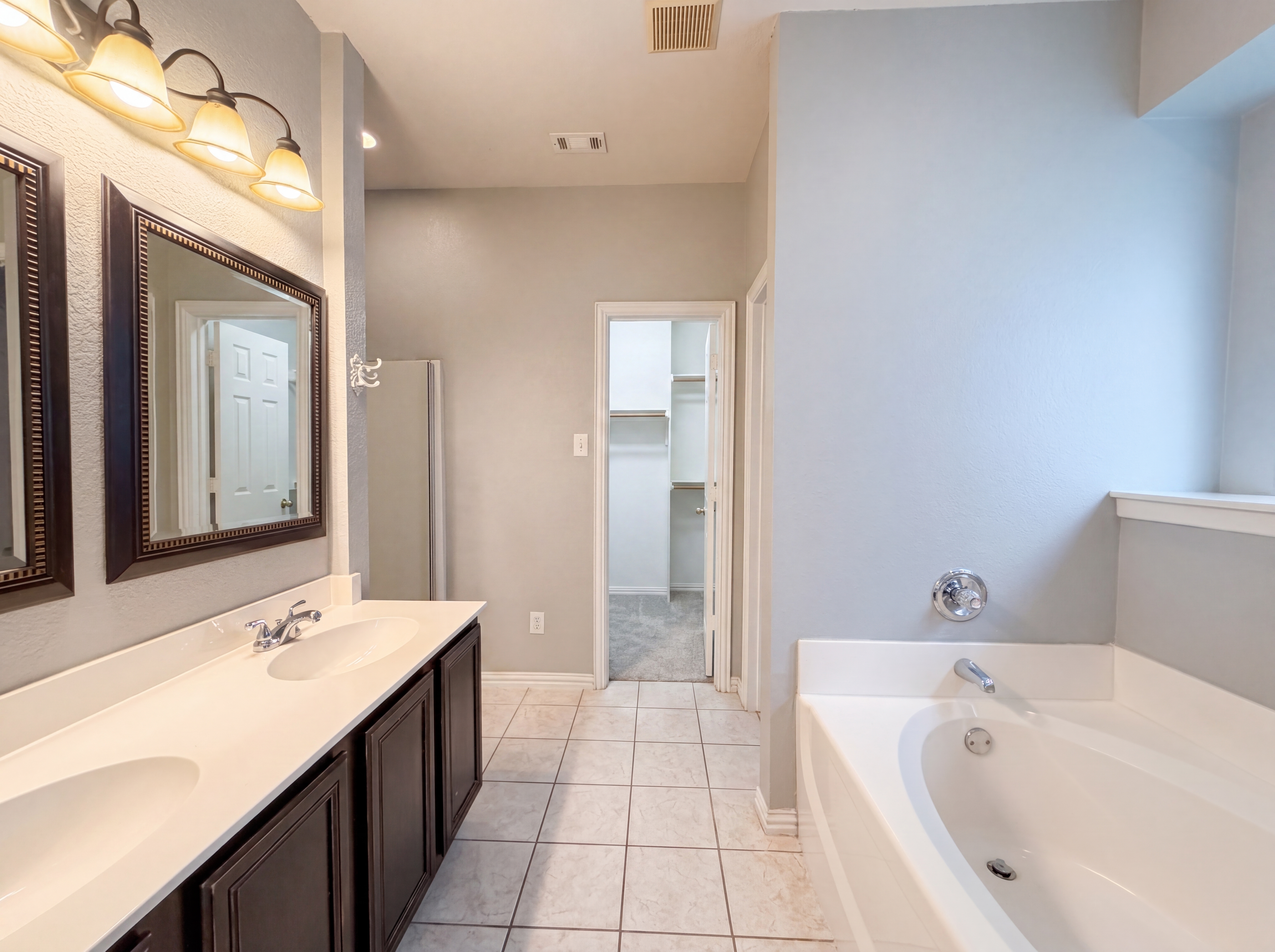 Photo 12 of 19 of 9801 Cedarcrest Dr, Providence Village, TX